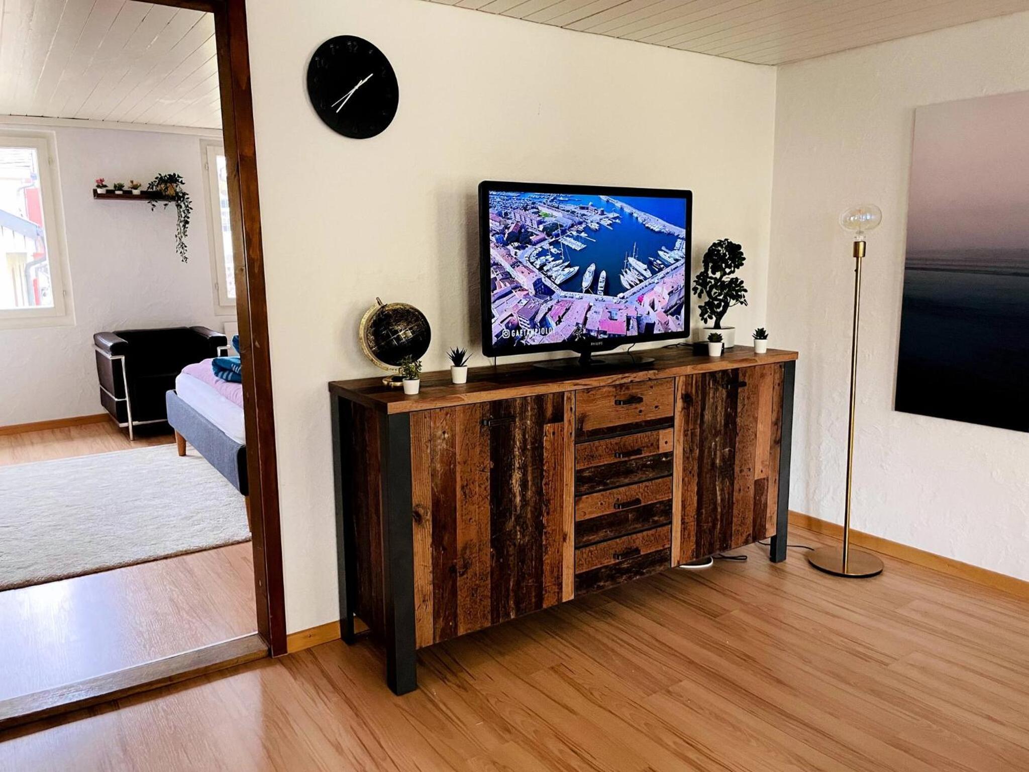 Newly furnished beautiful old building apartment in the center with Apple TV view 2