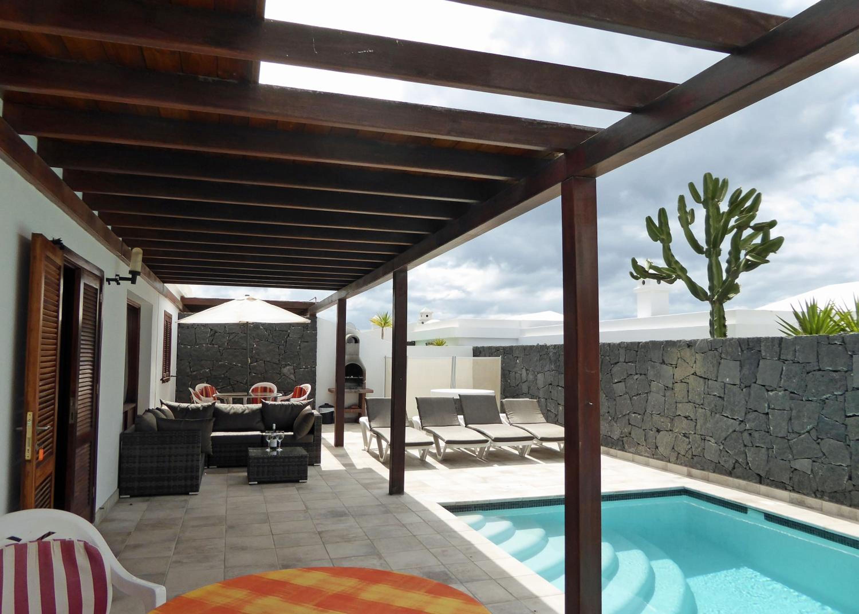 Beautiful Lanzarote Villa 3 Bedrooms Villa Strelitzia South Facing & Secluded Private Pool Playa Blanca
