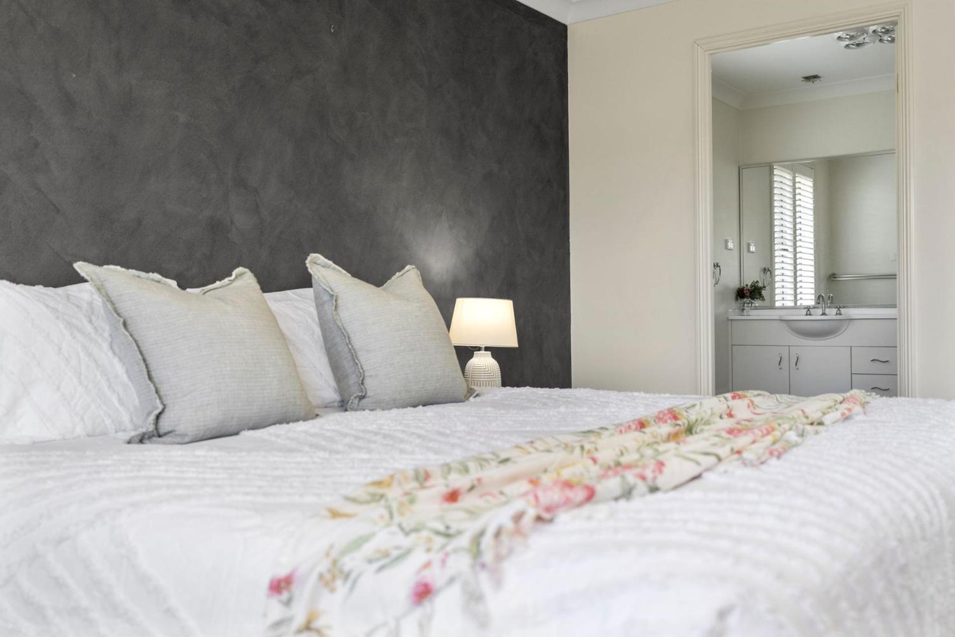 Amalena by the sea - Vincentia 5BR home with pool