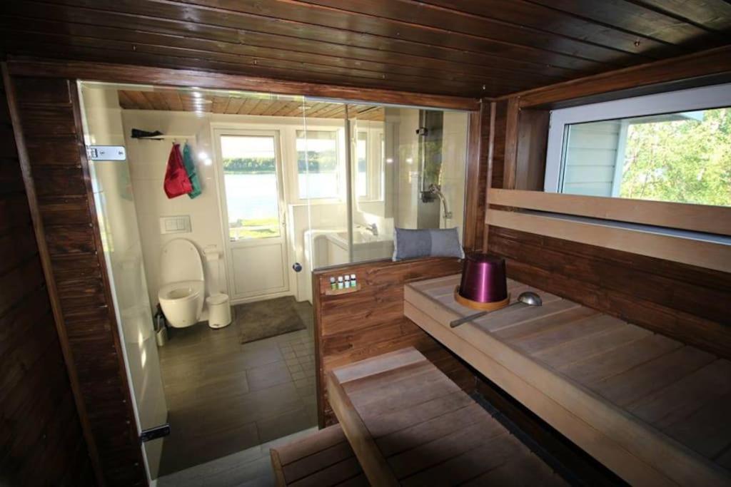 Beautiful riverside cottage with sauna