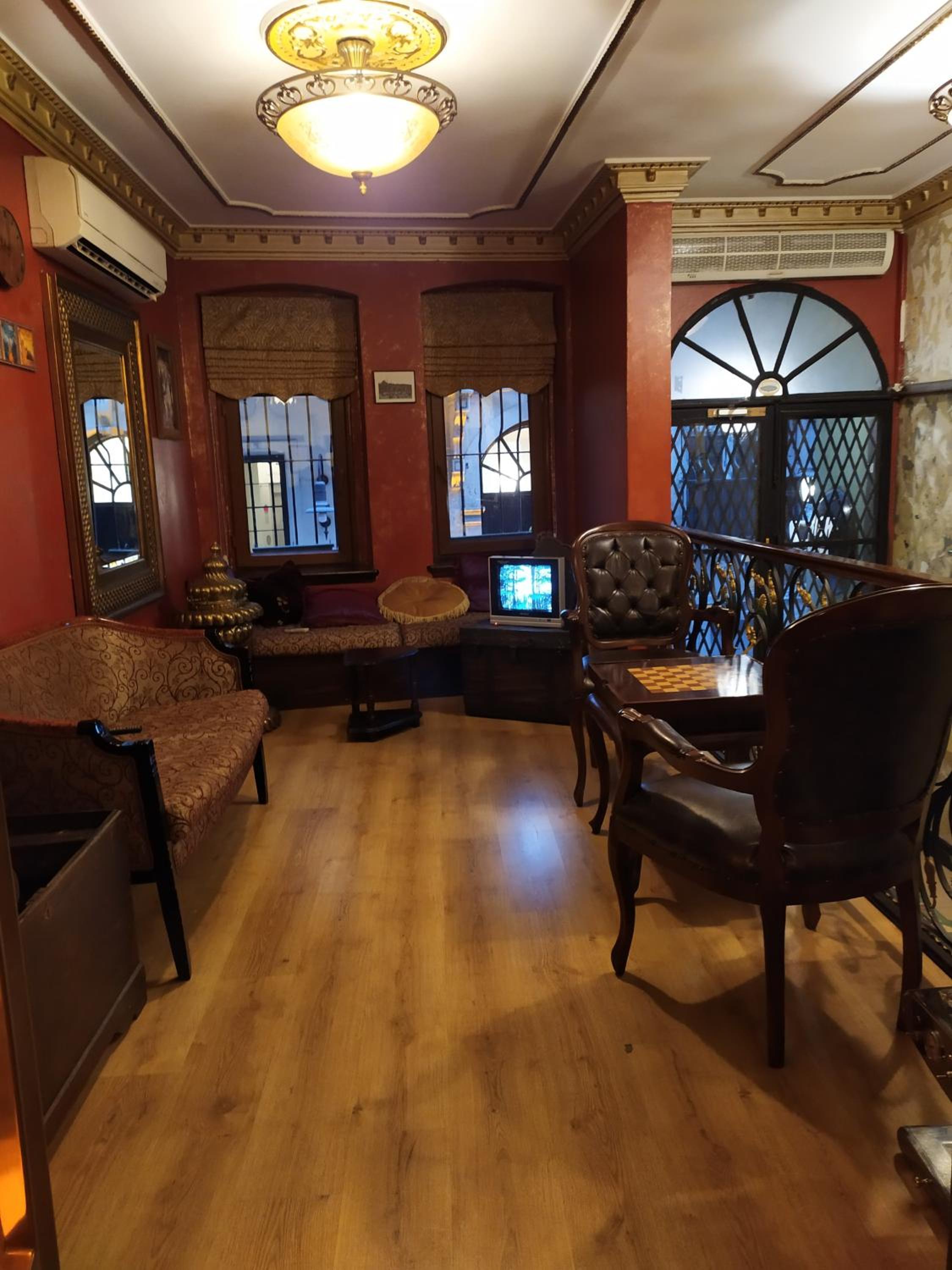 Istanbul Irish Otel - Image 16