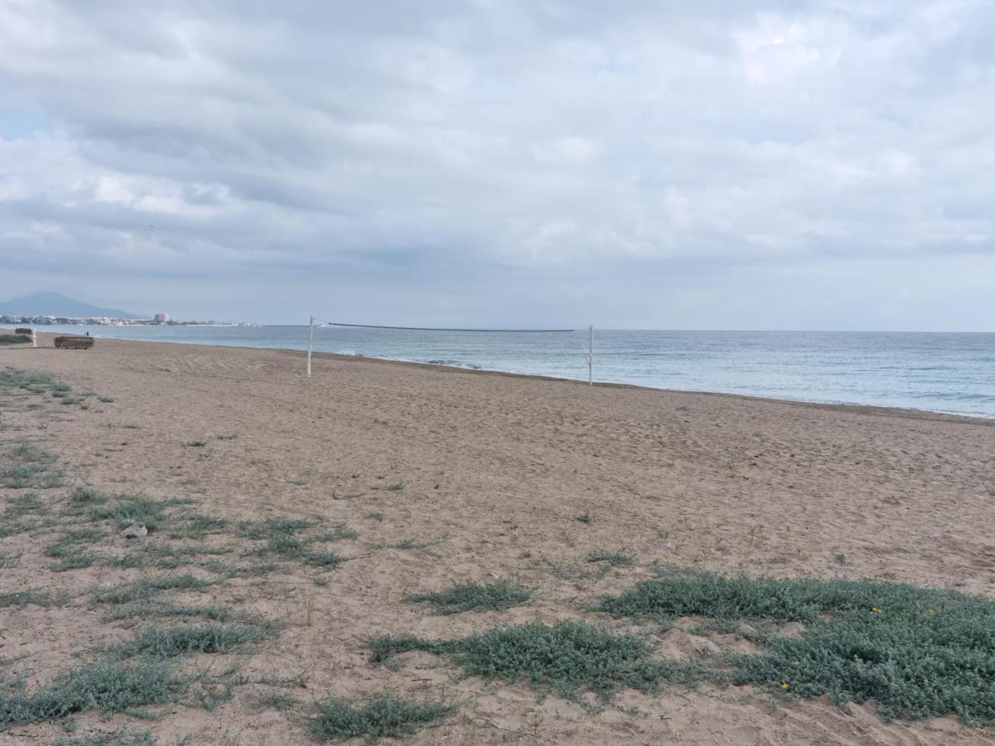 THE BEACH ACROSS THE STREET