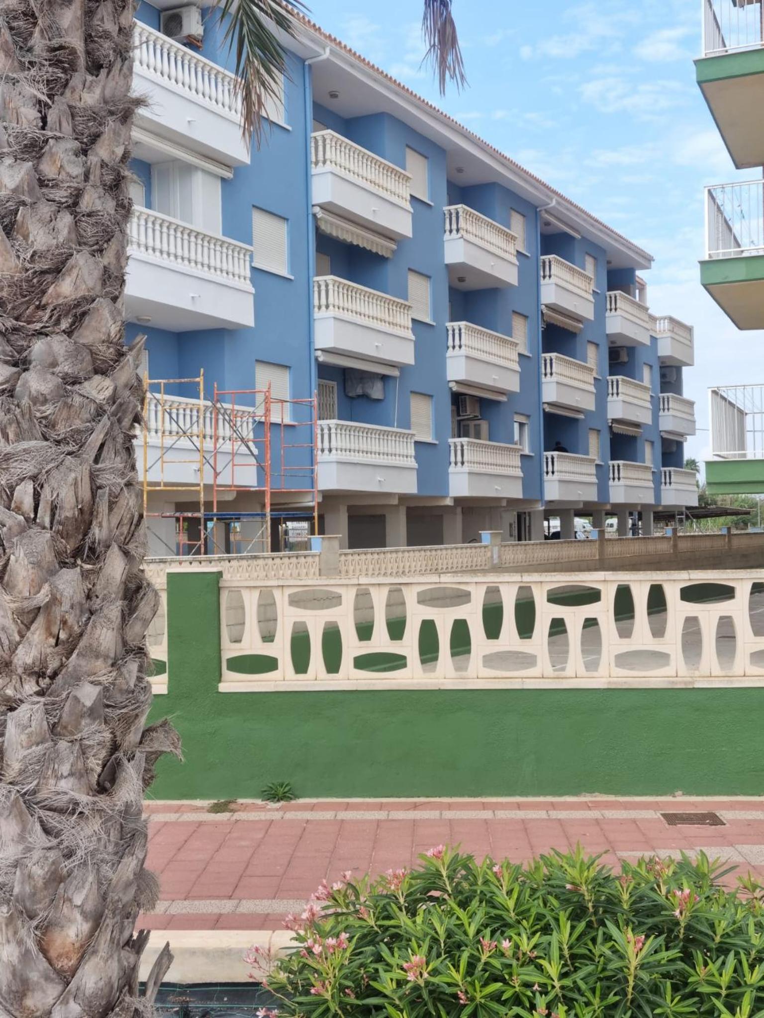 THE BEACH ACROSS THE STREET