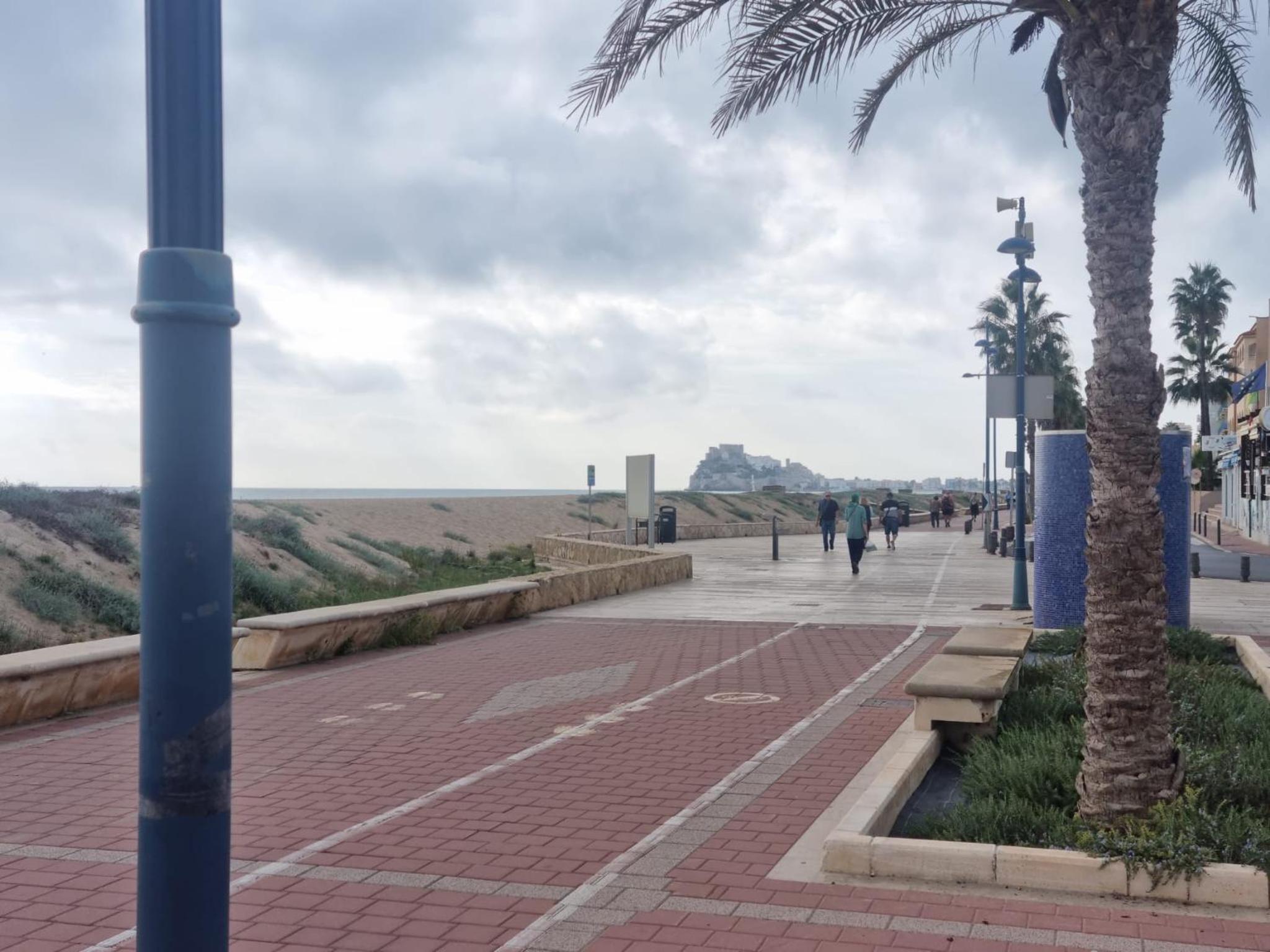 THE BEACH ACROSS THE STREET