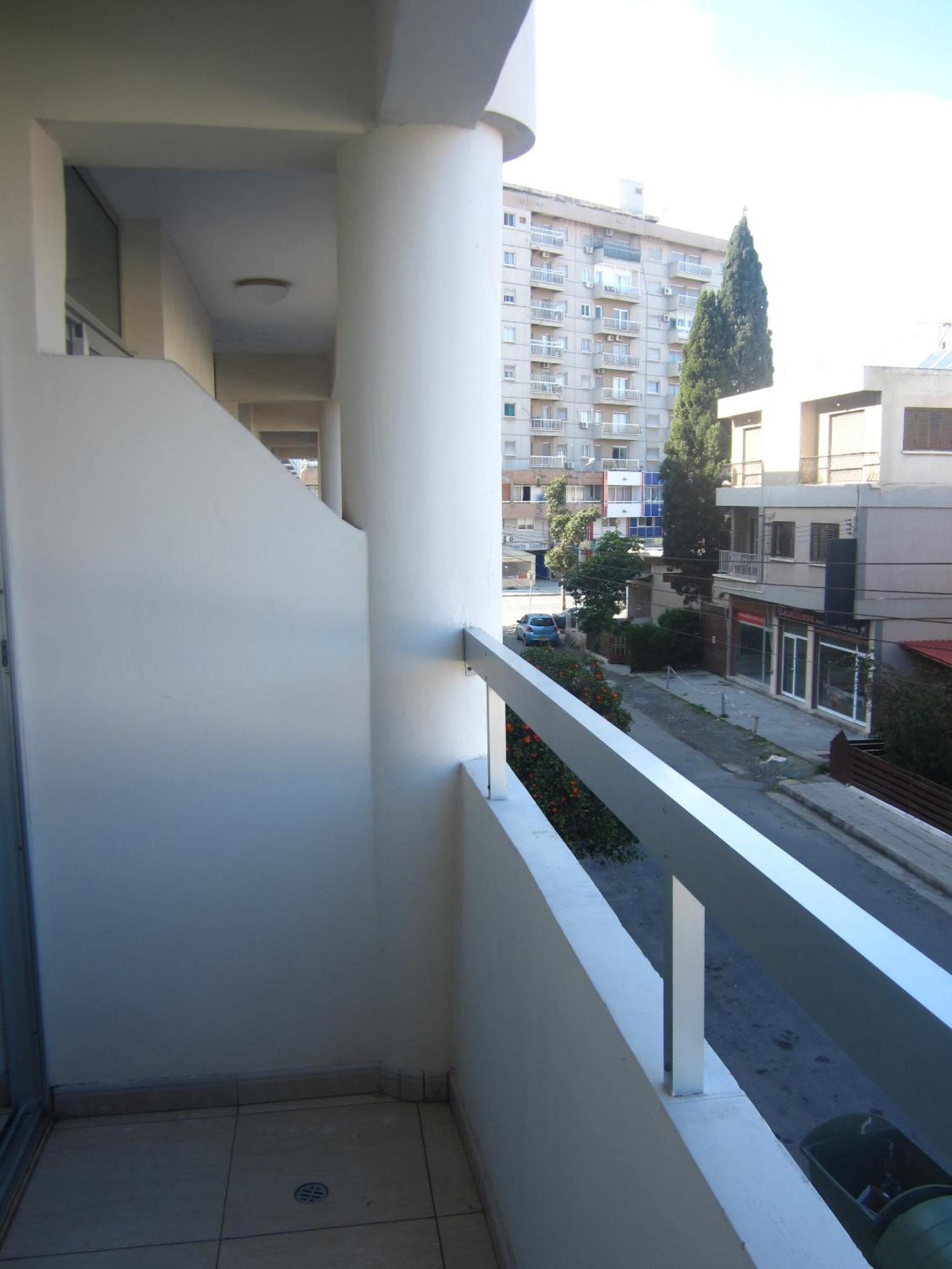 Marina Apartments 211