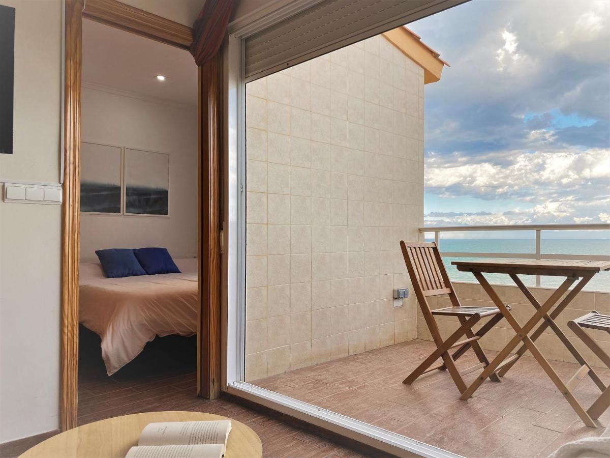 Beachfront Apartment with a Terrace photo 4