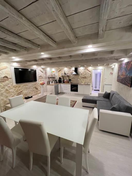 ROMA HISTORIC CENTER, 800 meters from the Trevi Fontain