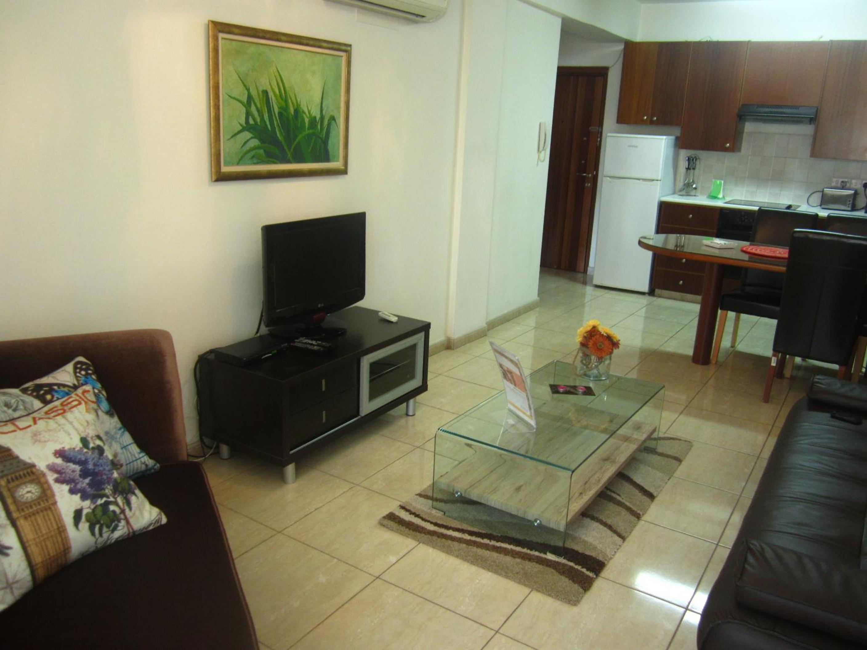 Marina Apartments 211