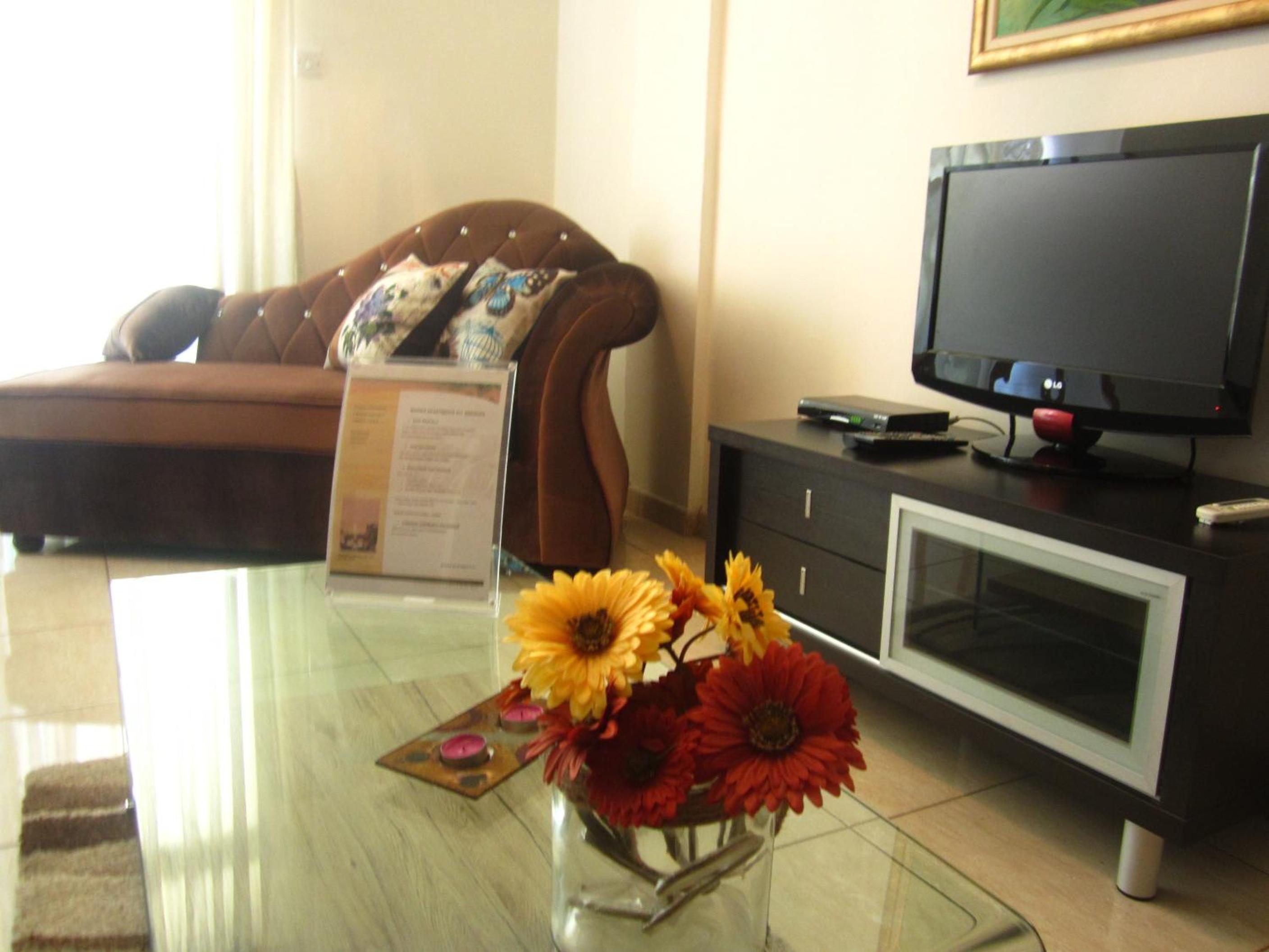 Marina Apartments 211