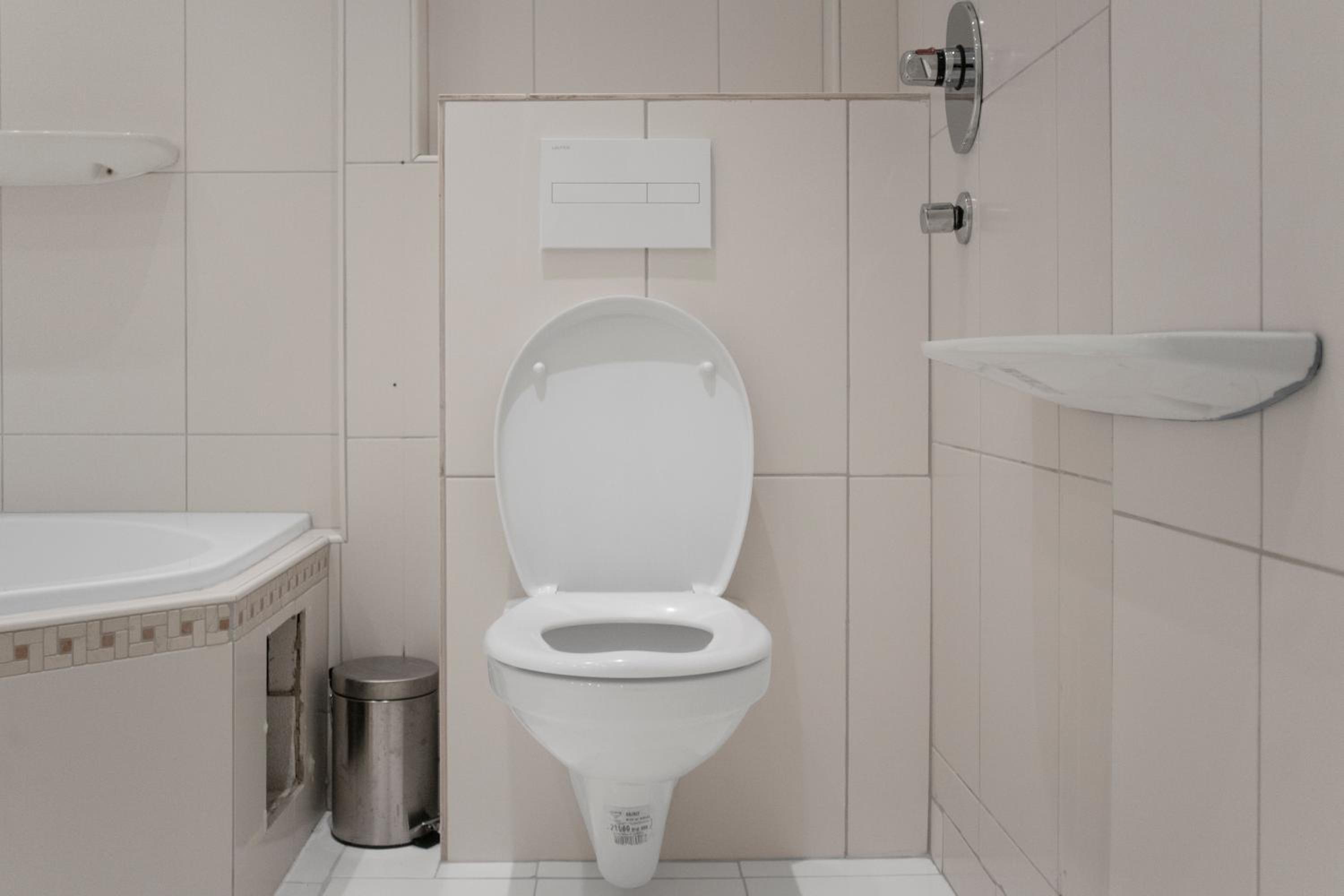 Spacious 7BR Apartment Near Hauptbahnhof