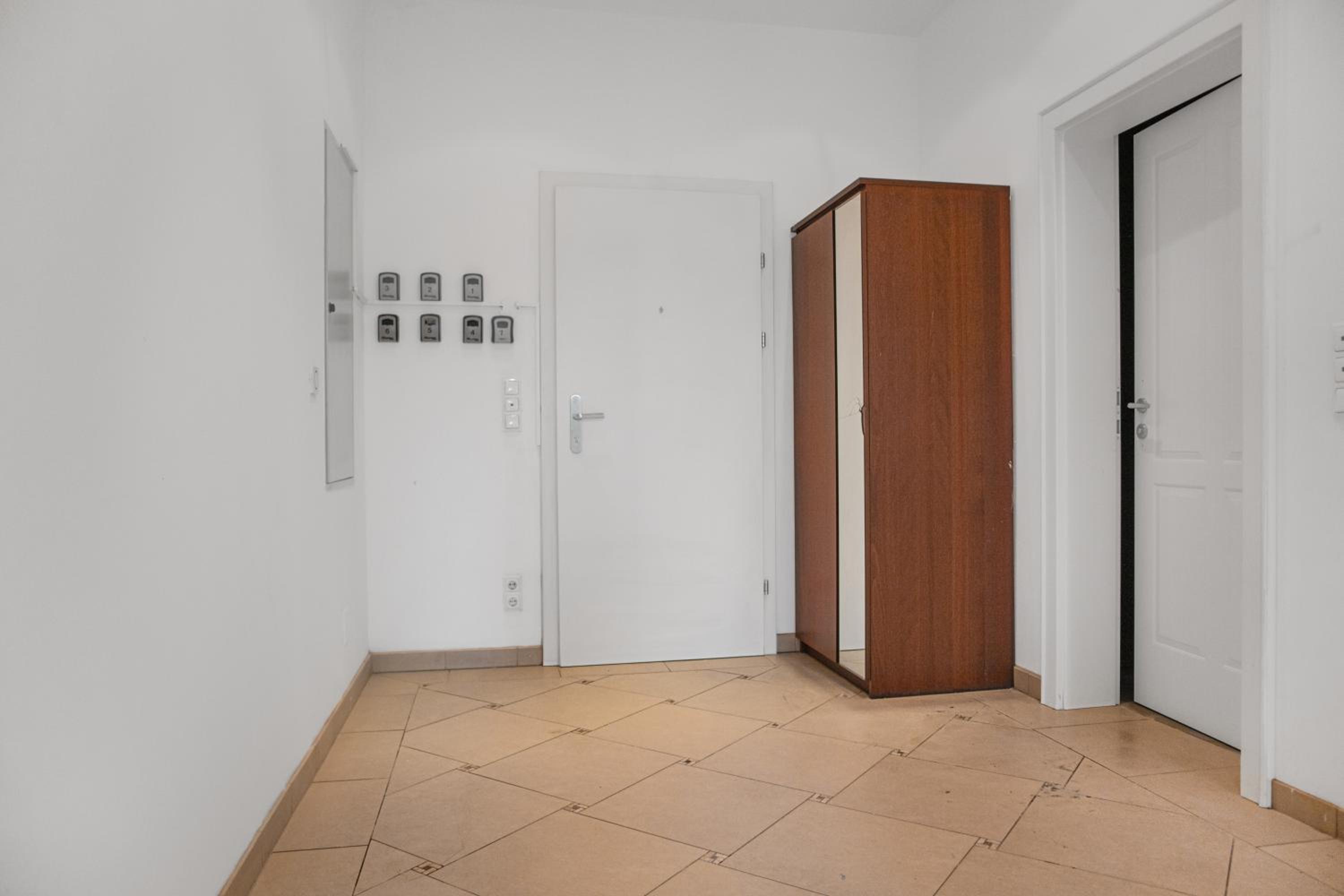 Spacious 7BR Apartment Near Hauptbahnhof