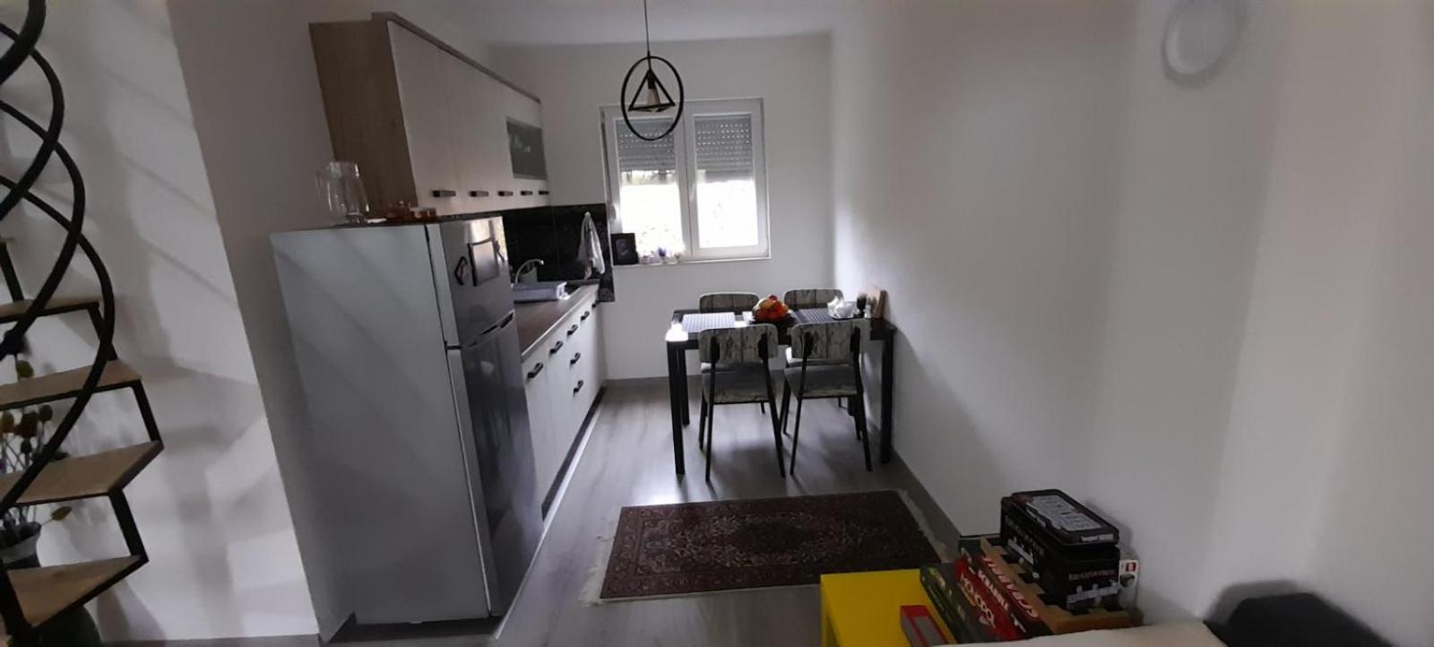 Ravne weekend house