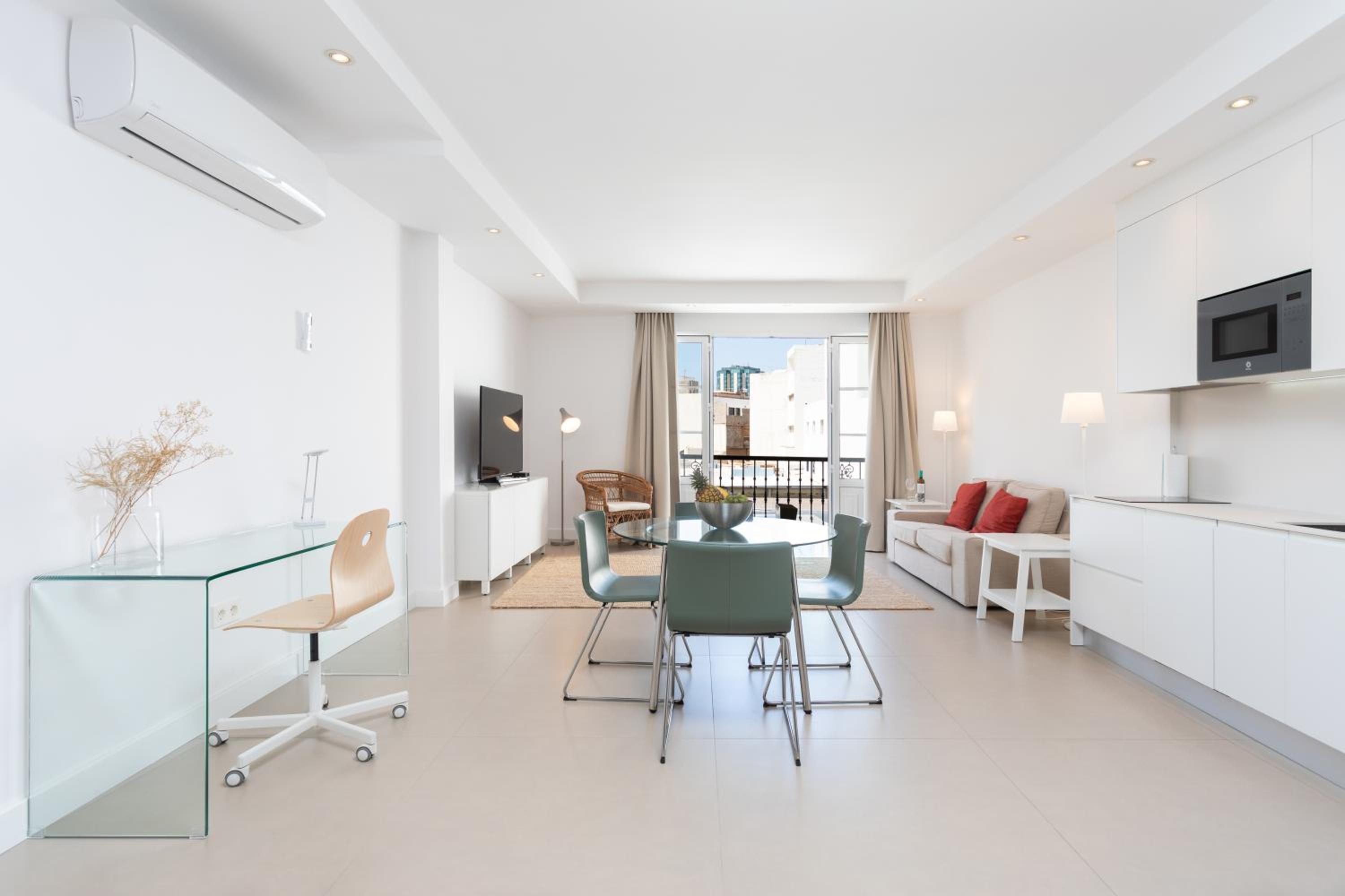 Rooms & Suites Loft 2G - Central Arrecife, Lanzarote - Free Parking view 5