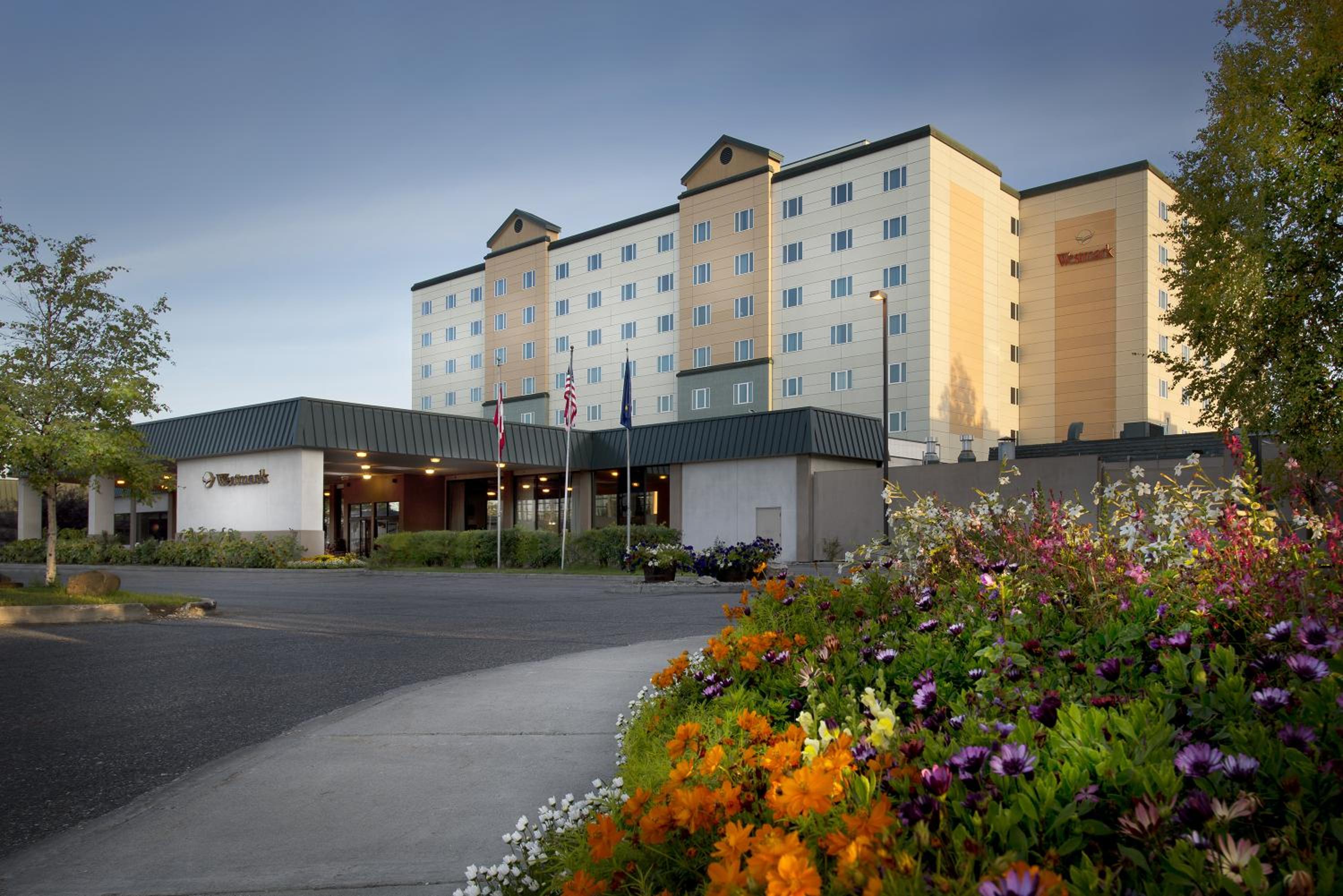 Hotel Westmark Fairbanks Hotel and Conference Center - Image 1