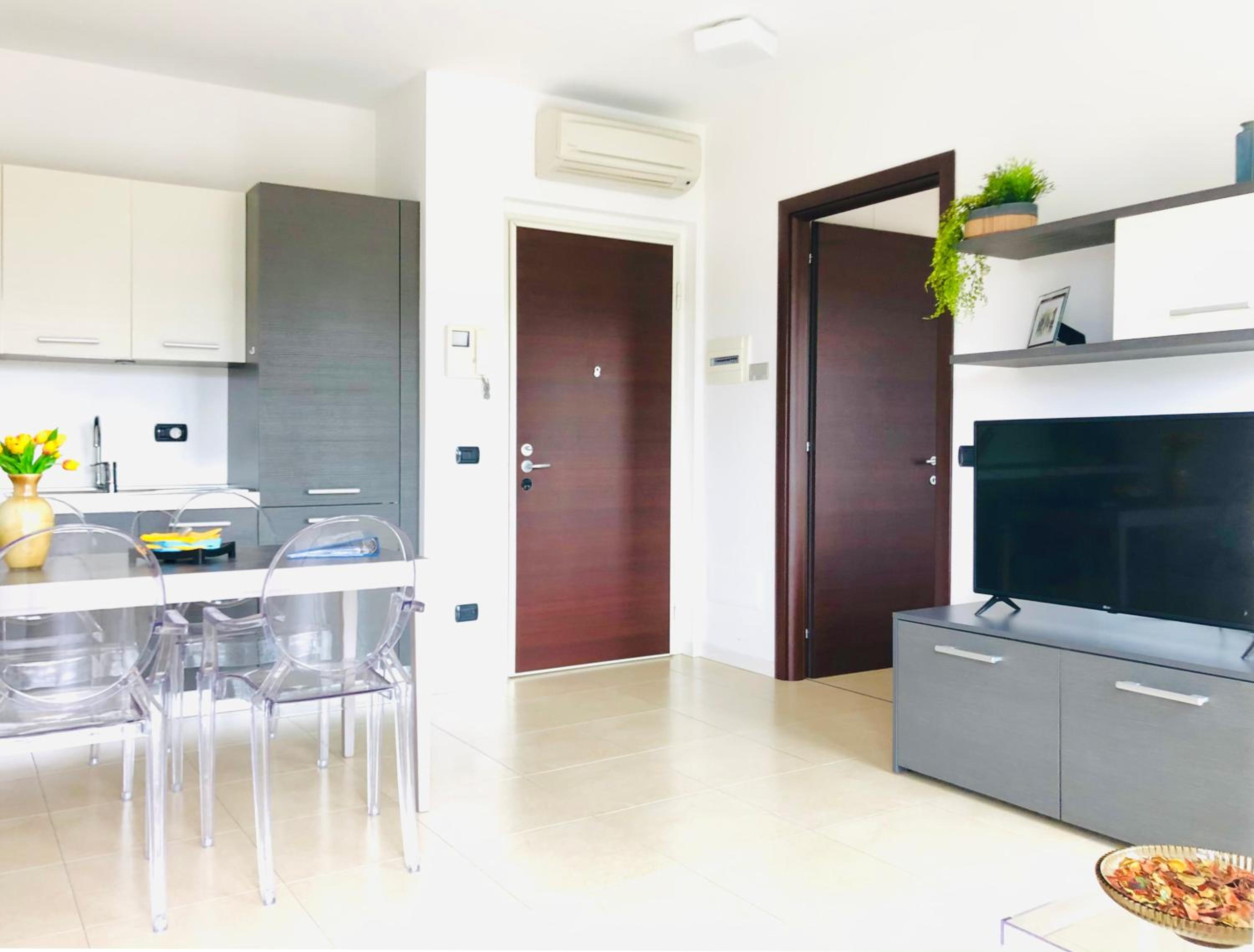 Stepandgo Milano Navigli