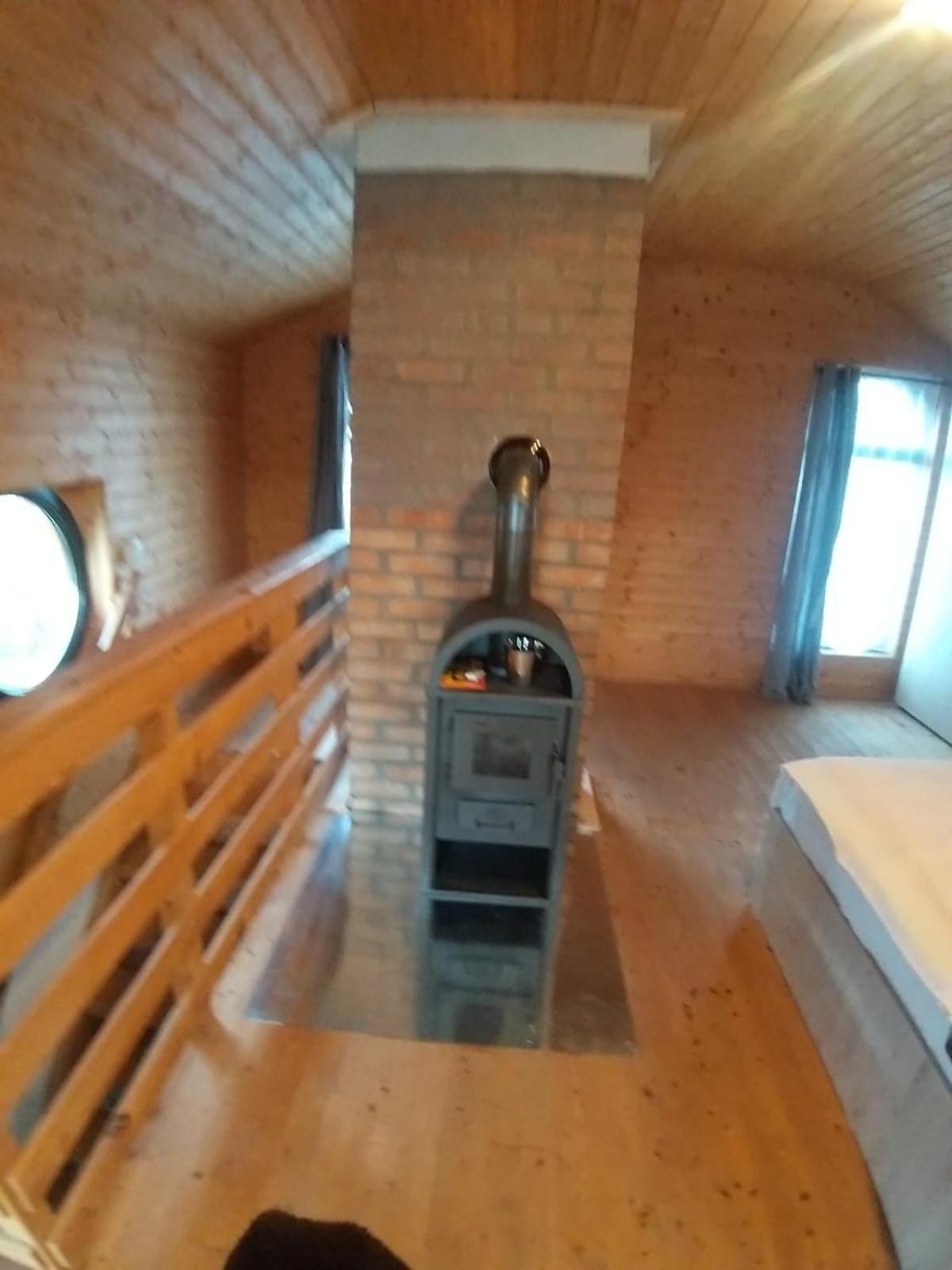 TINY CABIN
