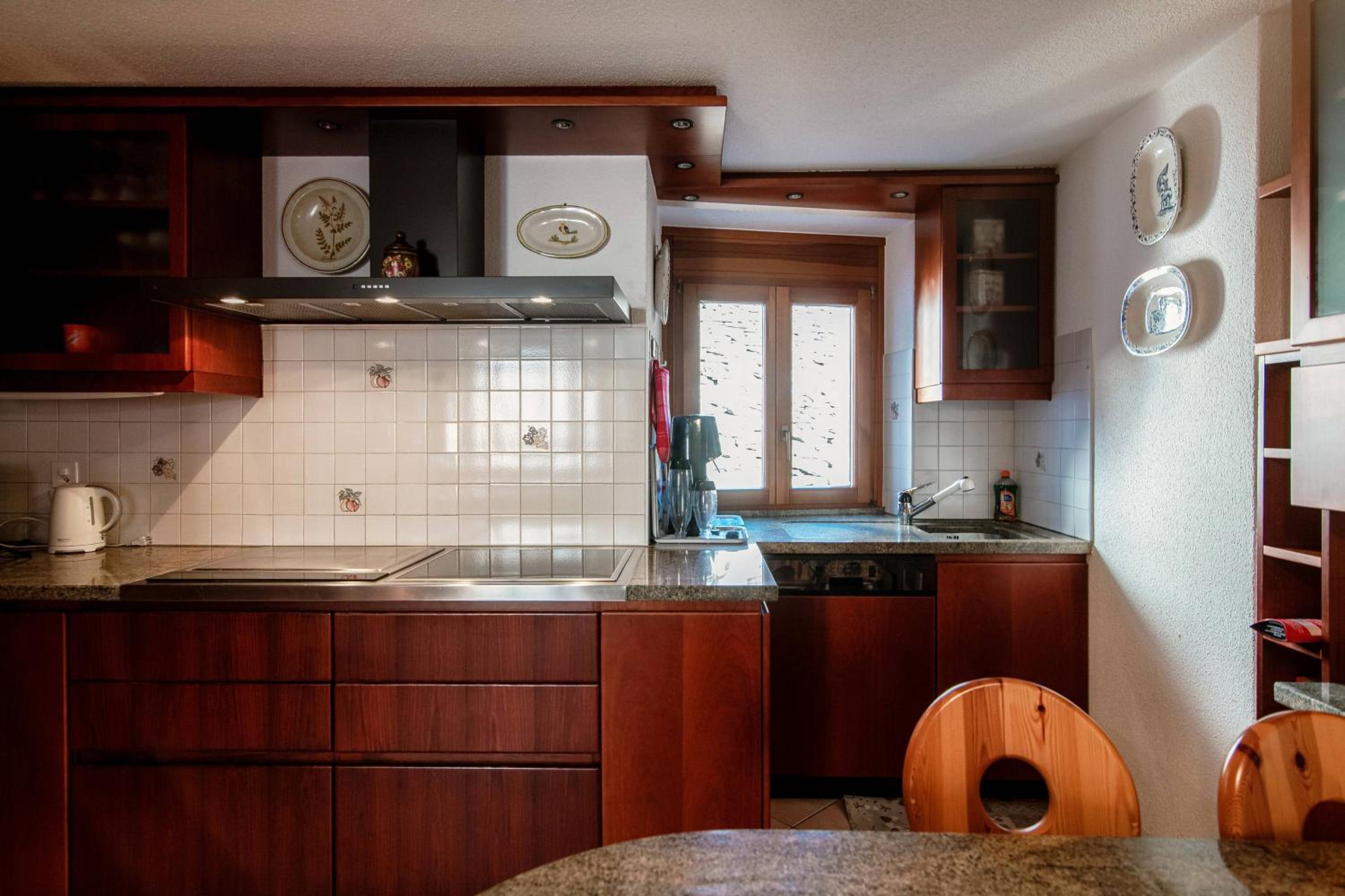 Chalet Nucleo 12 by Quokka 360 - bouldering temple in Chironico
