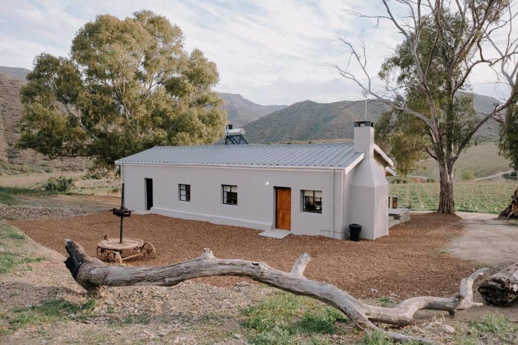Delightful farmhouse with hottub view 4