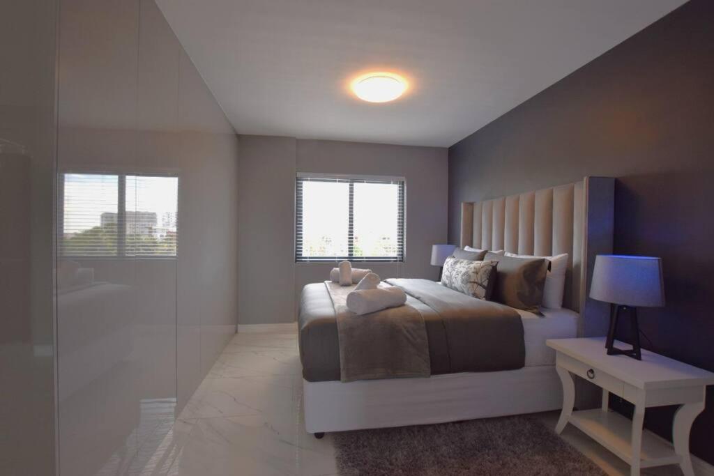 Exclusive Ultra-Luxury A Cut Above Apartments Century City by Vvip Bookings view 2