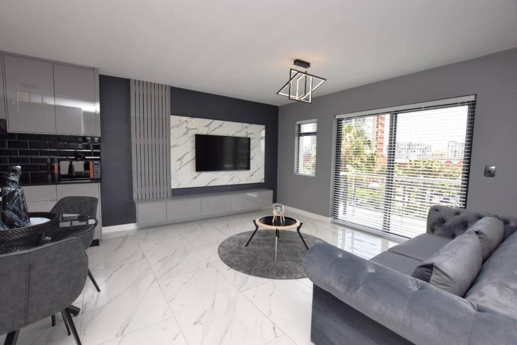 Exclusive Ultra-Luxury A Cut Above Apartments Century City by Vvip Bookings view 5