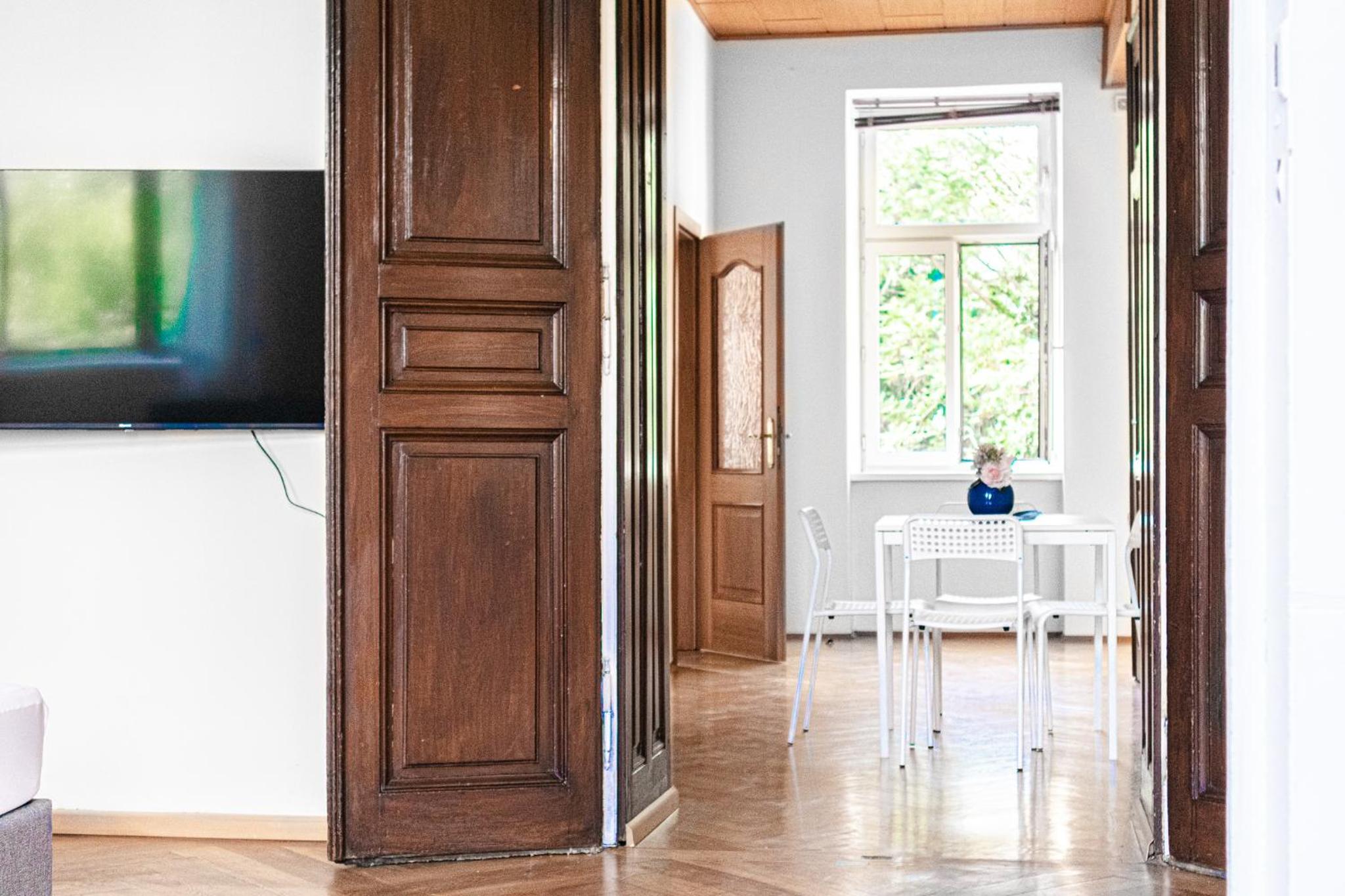 4 Great Apartment Near AKH - Ideal for Groups of 19