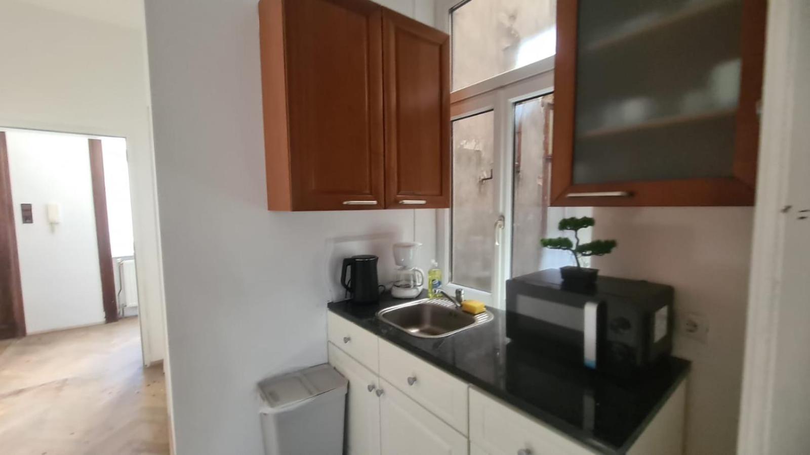 4 Great Apartment Near AKH - Ideal for Groups of 19