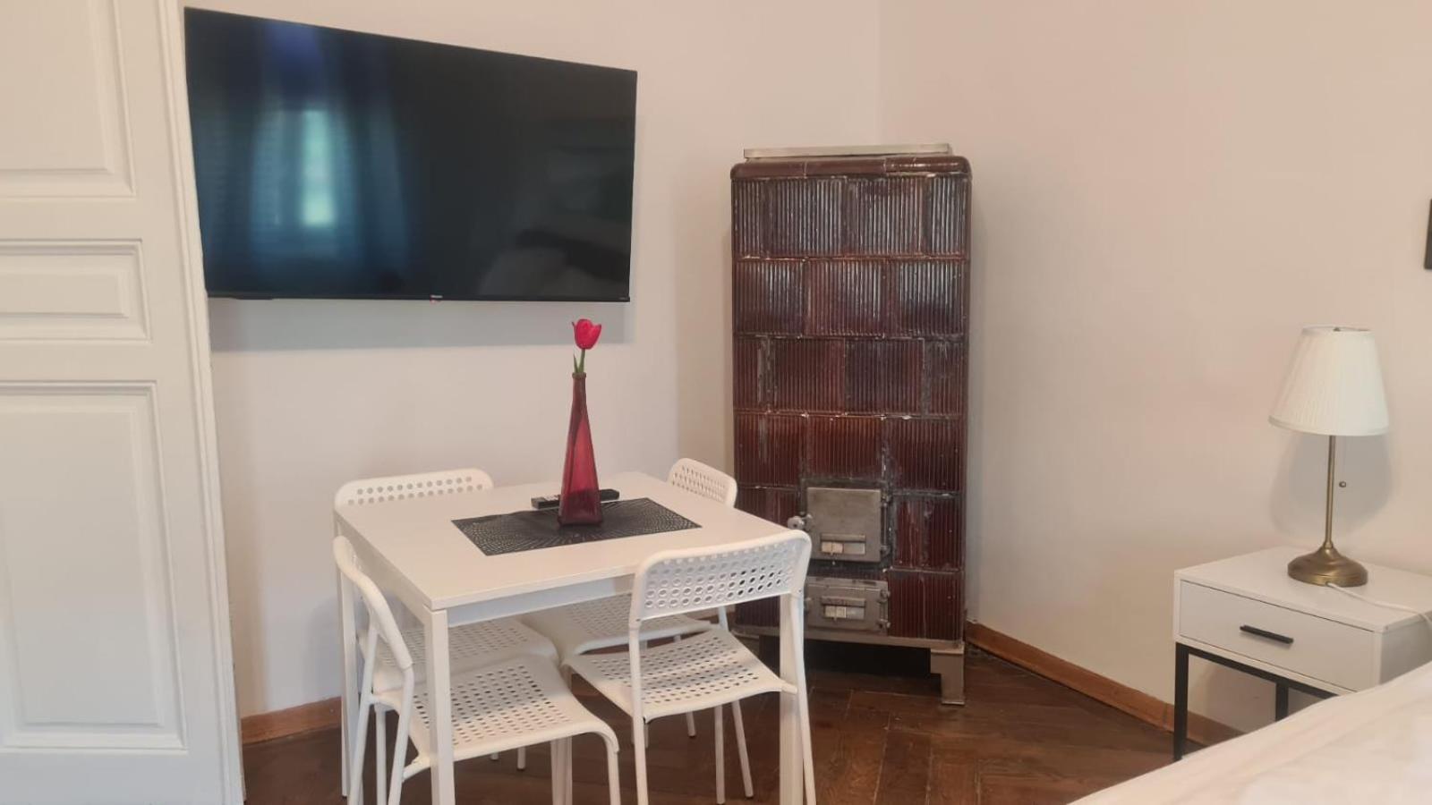 4 Great Apartment Near AKH - Ideal for Groups of 19