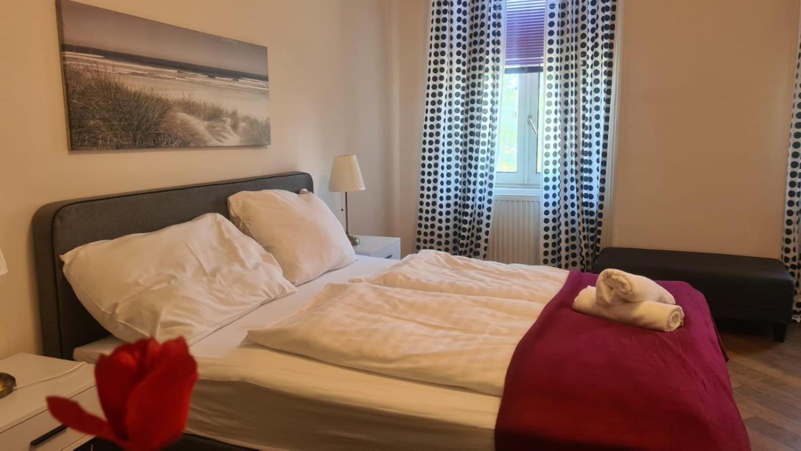 4 Great Apartment Near AKH - Ideal for Groups of 19