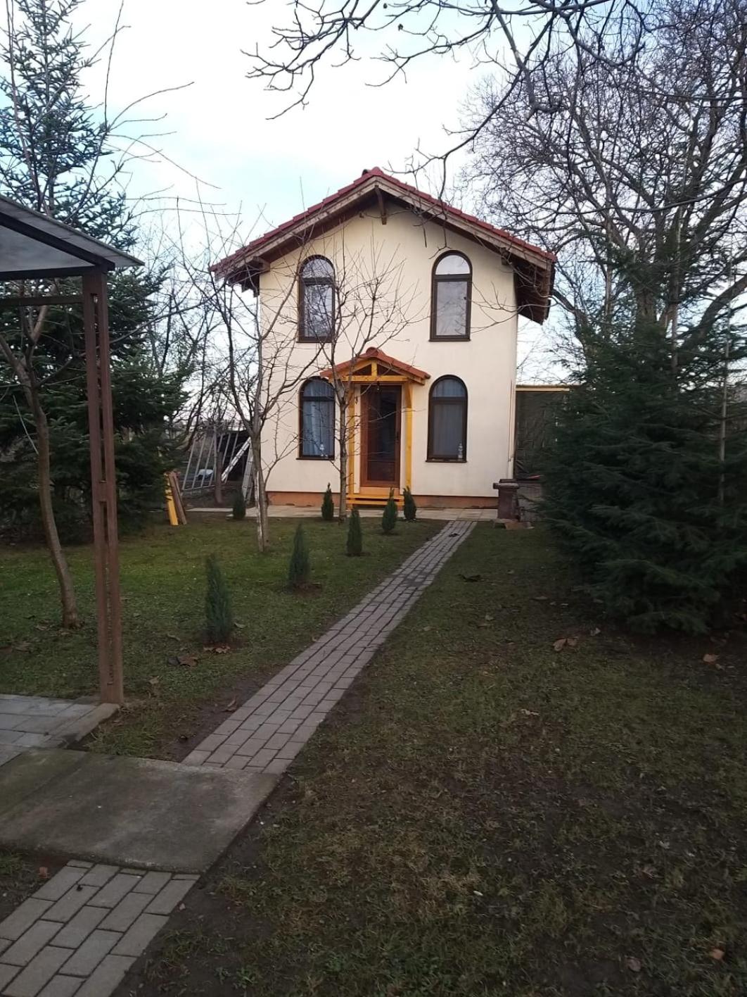 TINY CABIN