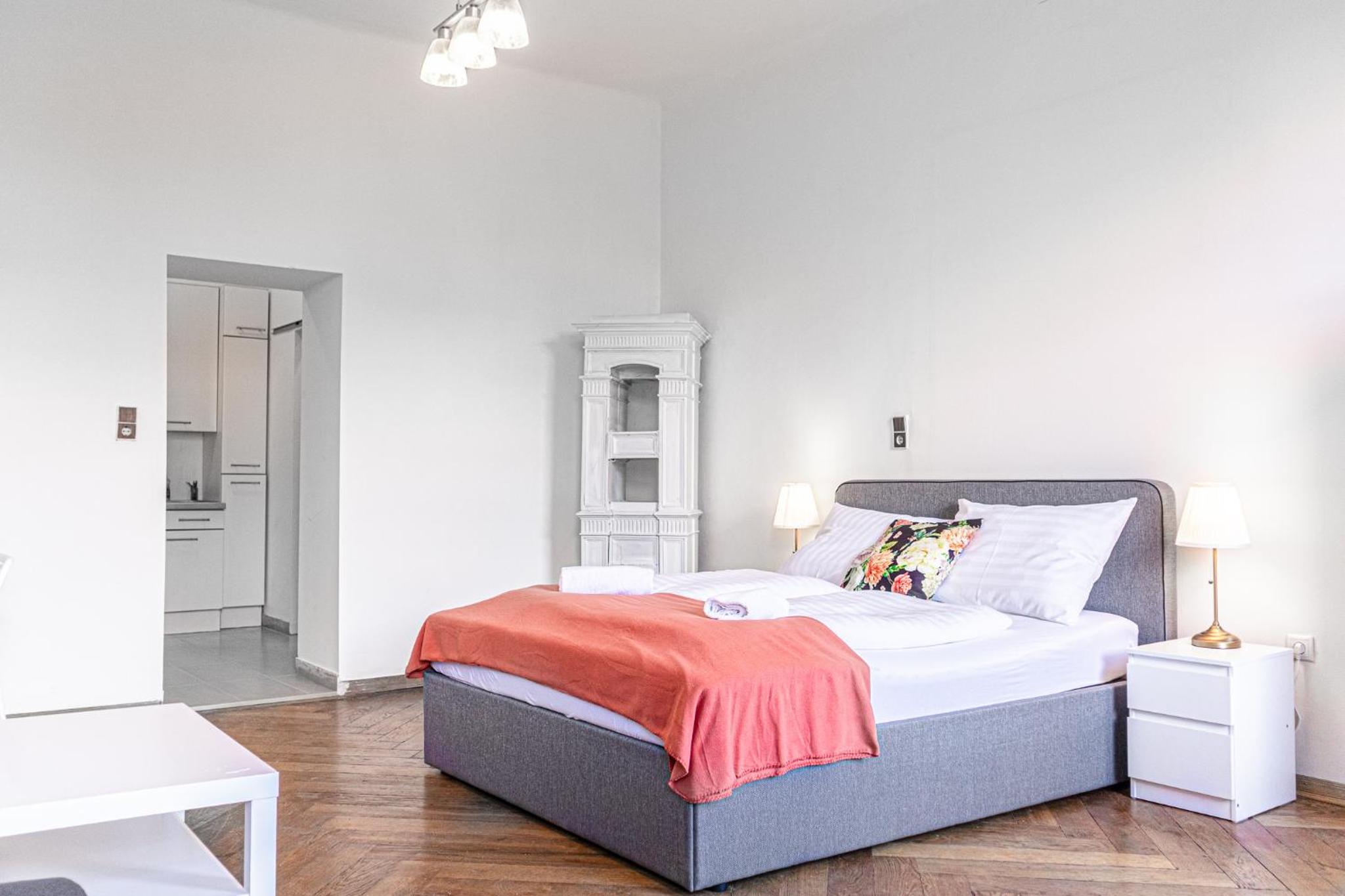 4 Great Apartment Near AKH - Ideal for Groups of 19