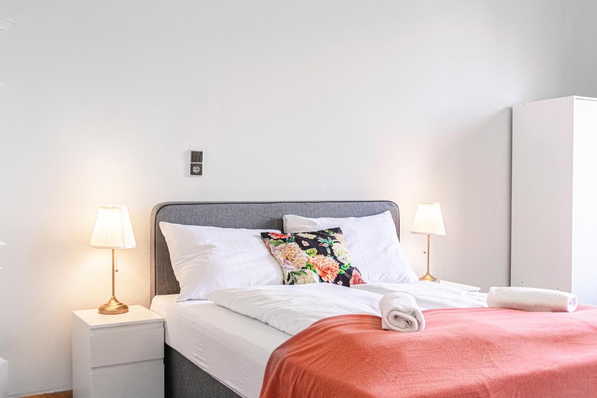4 Great Apartment Near AKH - Ideal for Groups of 19