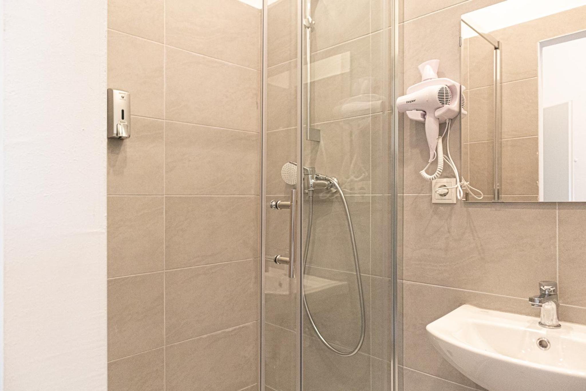 4 Great Apartment Near AKH - Ideal for Groups of 19