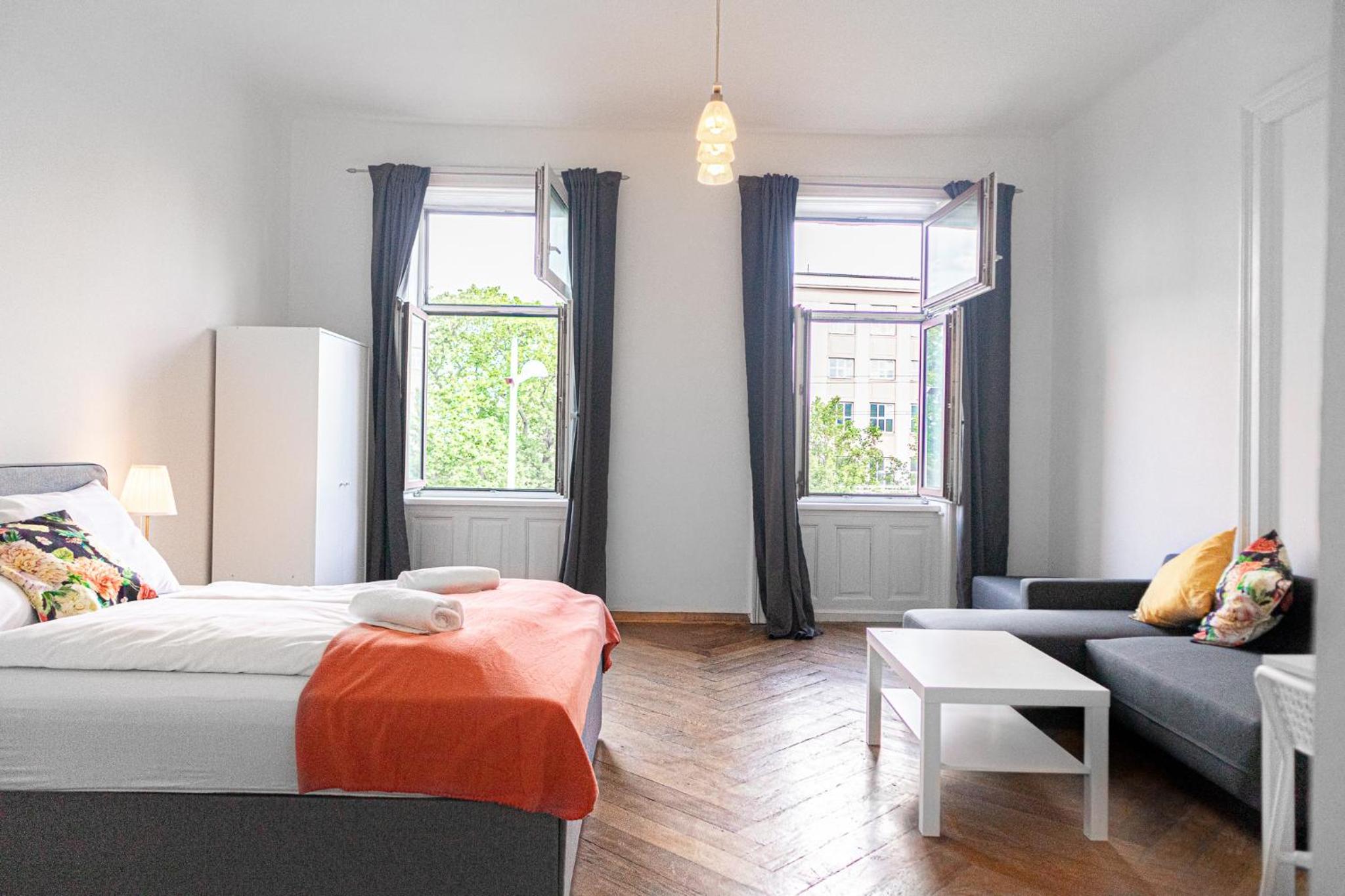 4 Great Apartment Near AKH - Ideal for Groups of 19