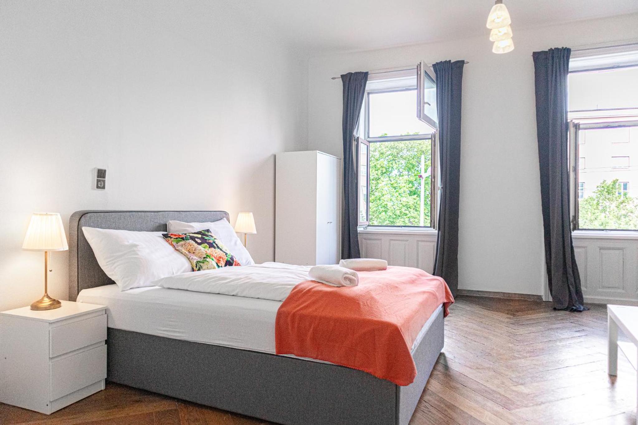 4 Great Apartment Near AKH - Ideal for Groups of 19