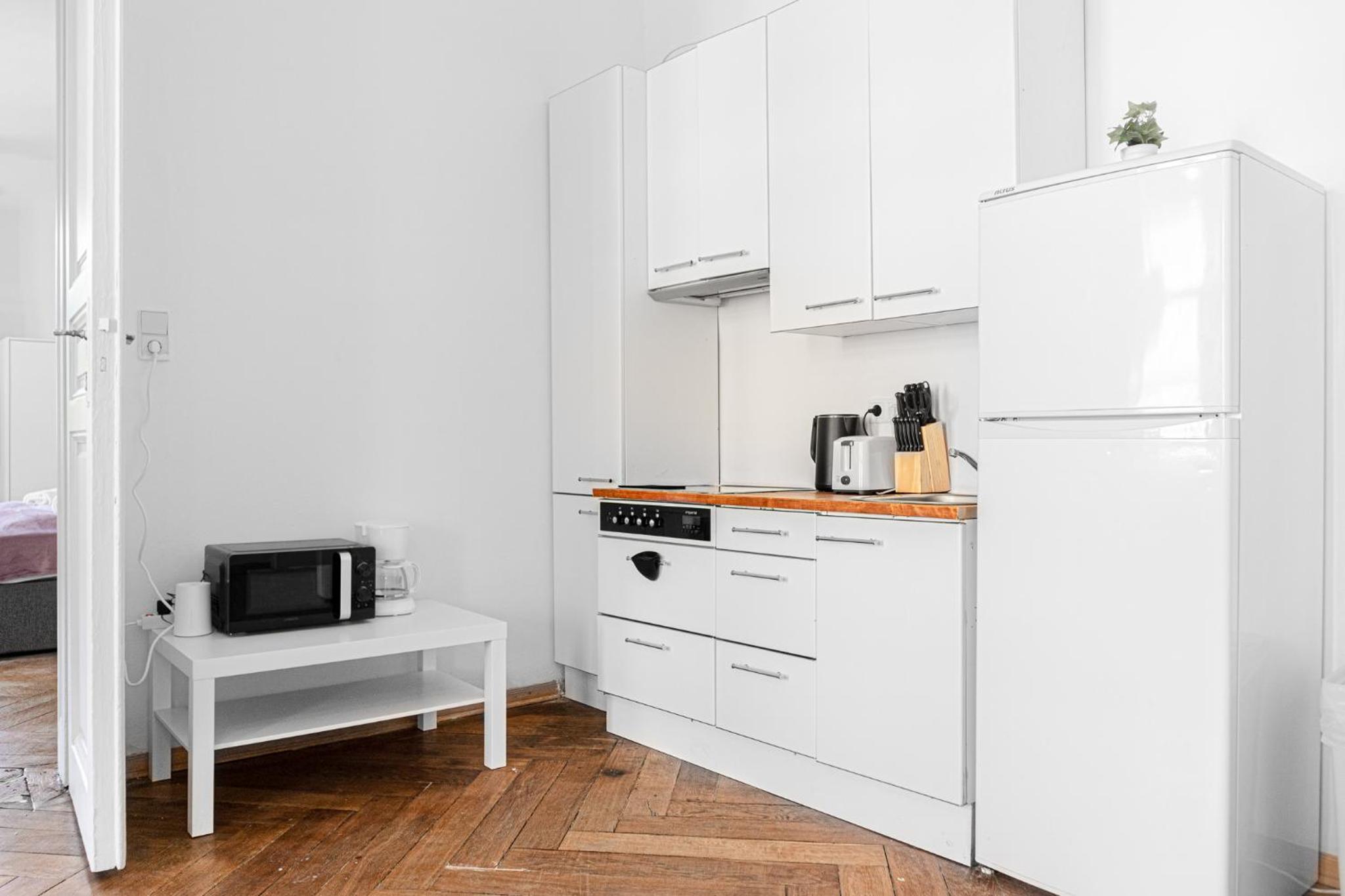4 Great Apartment Near AKH - Ideal for Groups of 19