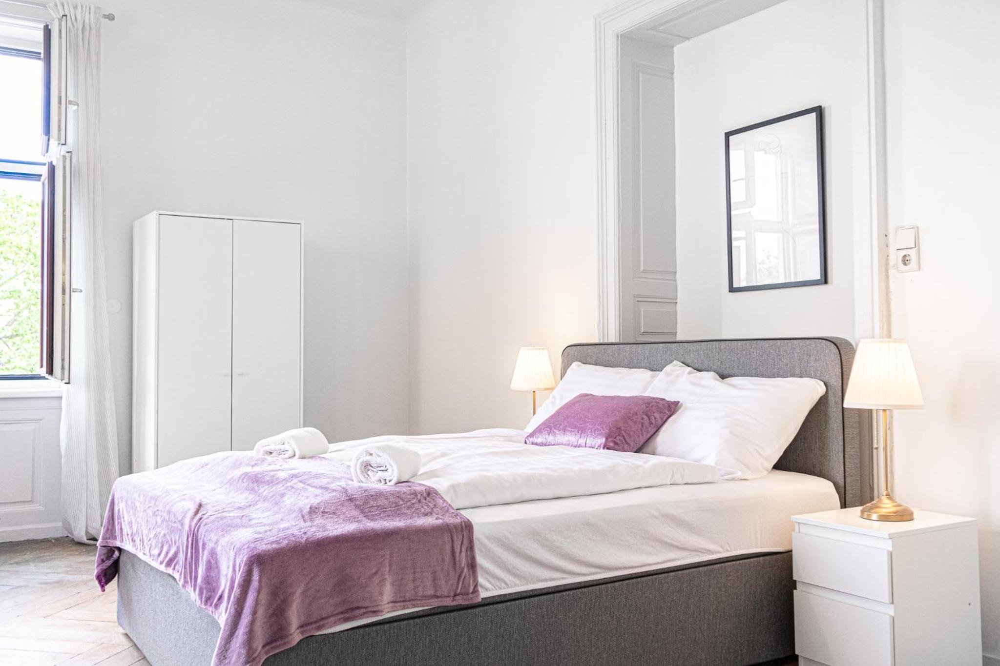 4 Great Apartment Near AKH - Ideal for Groups of 19