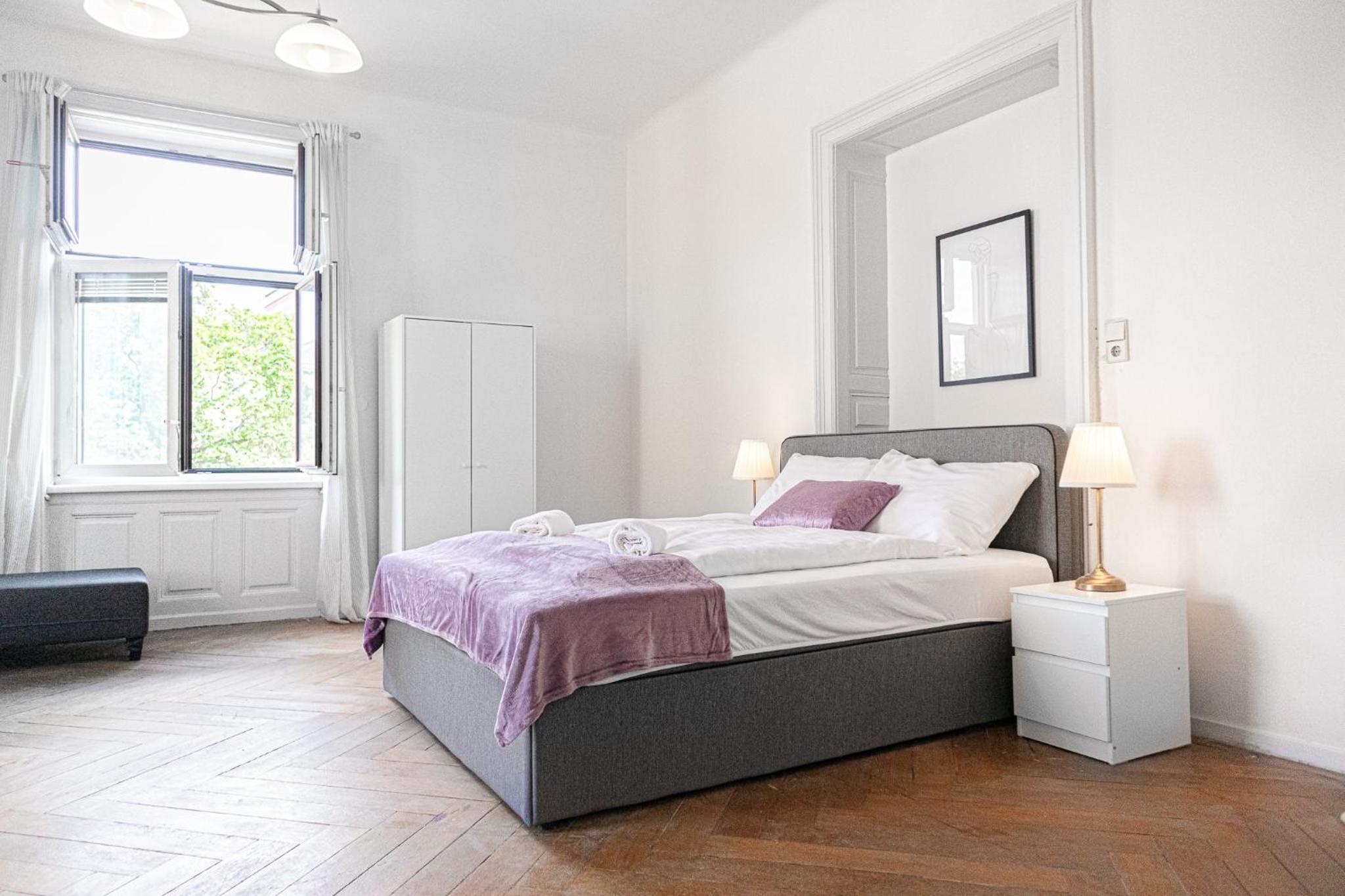 4 Great Apartment Near AKH - Ideal for Groups of 19