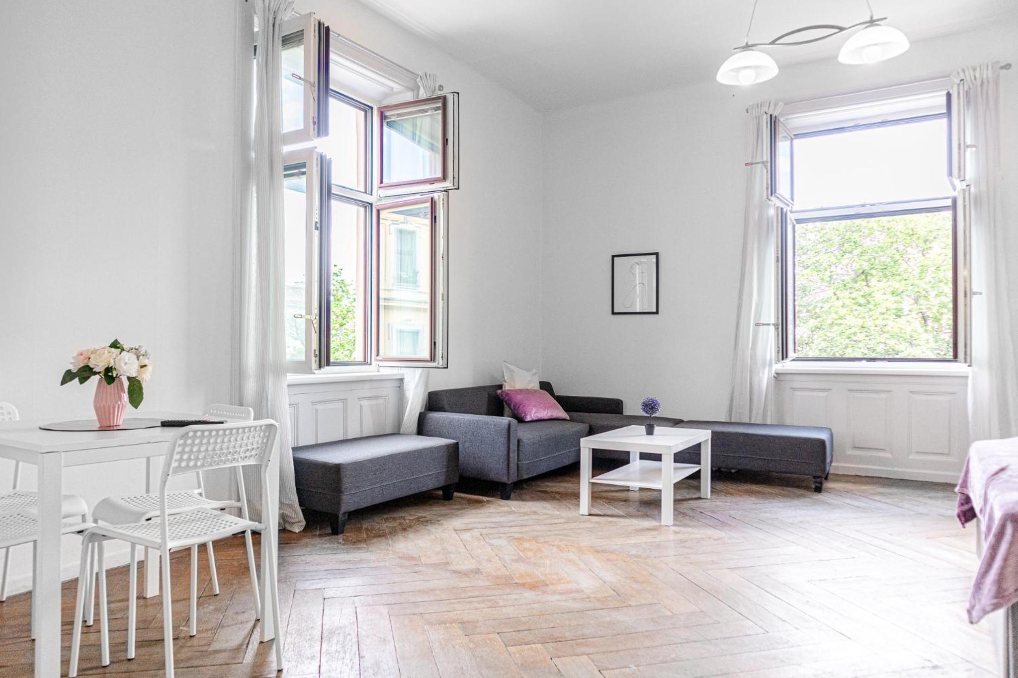 4 Great Apartment Near AKH - Ideal for Groups of 19