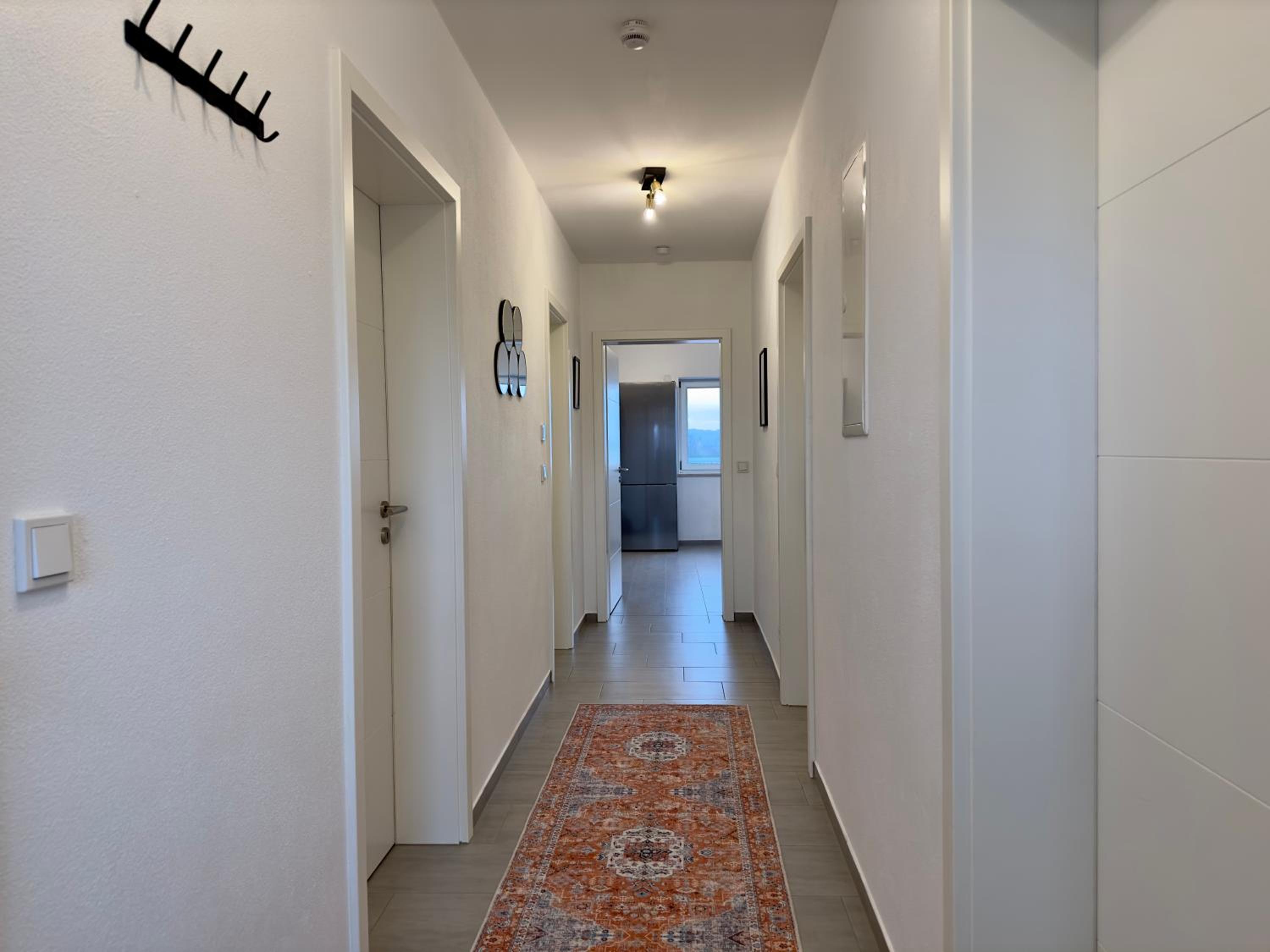KUELhome - Moderne Wohnung mit Küche & Parkplatz Ausblick auf den bayerischen Wald