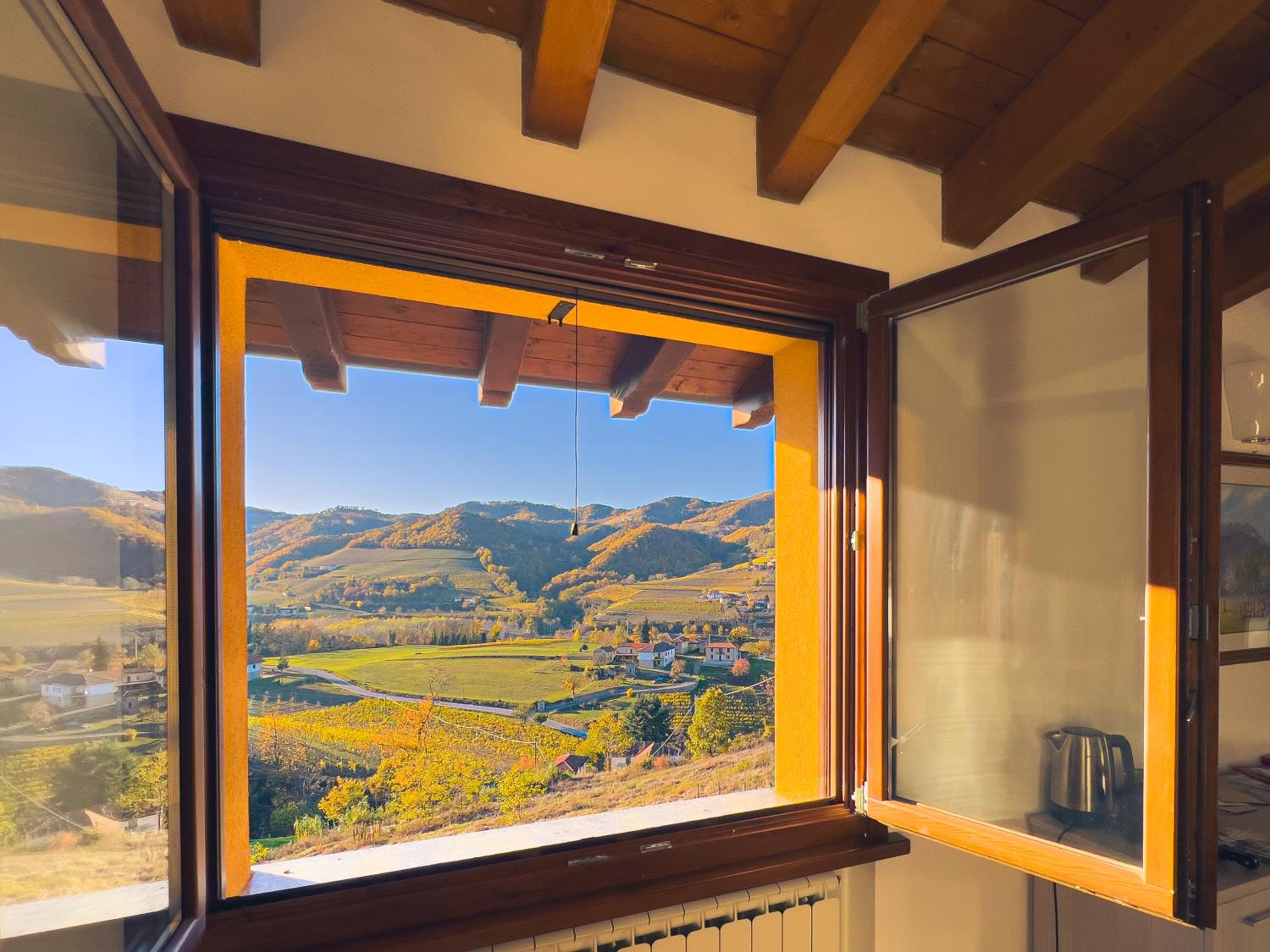 Family Cottage nelle Langhe - Piscina con Vista Vigneti per Famiglie view 2