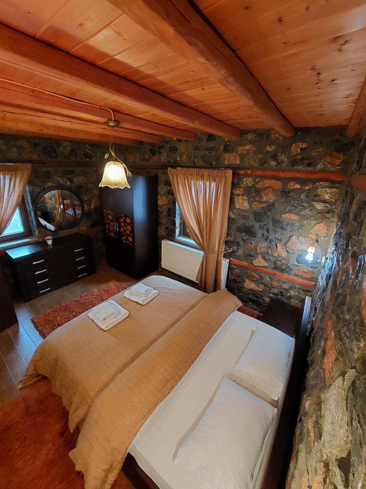Anesis Suites