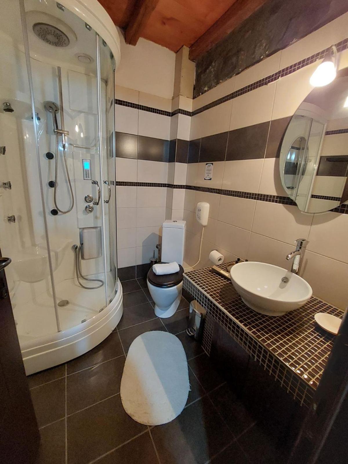 Anesis Suites