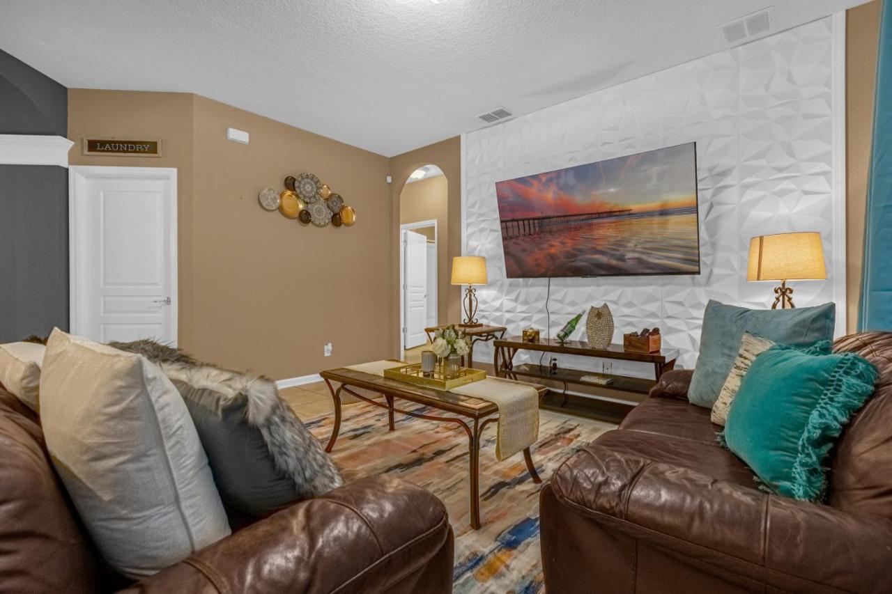 Windsor Hills Villa w pool near Disney