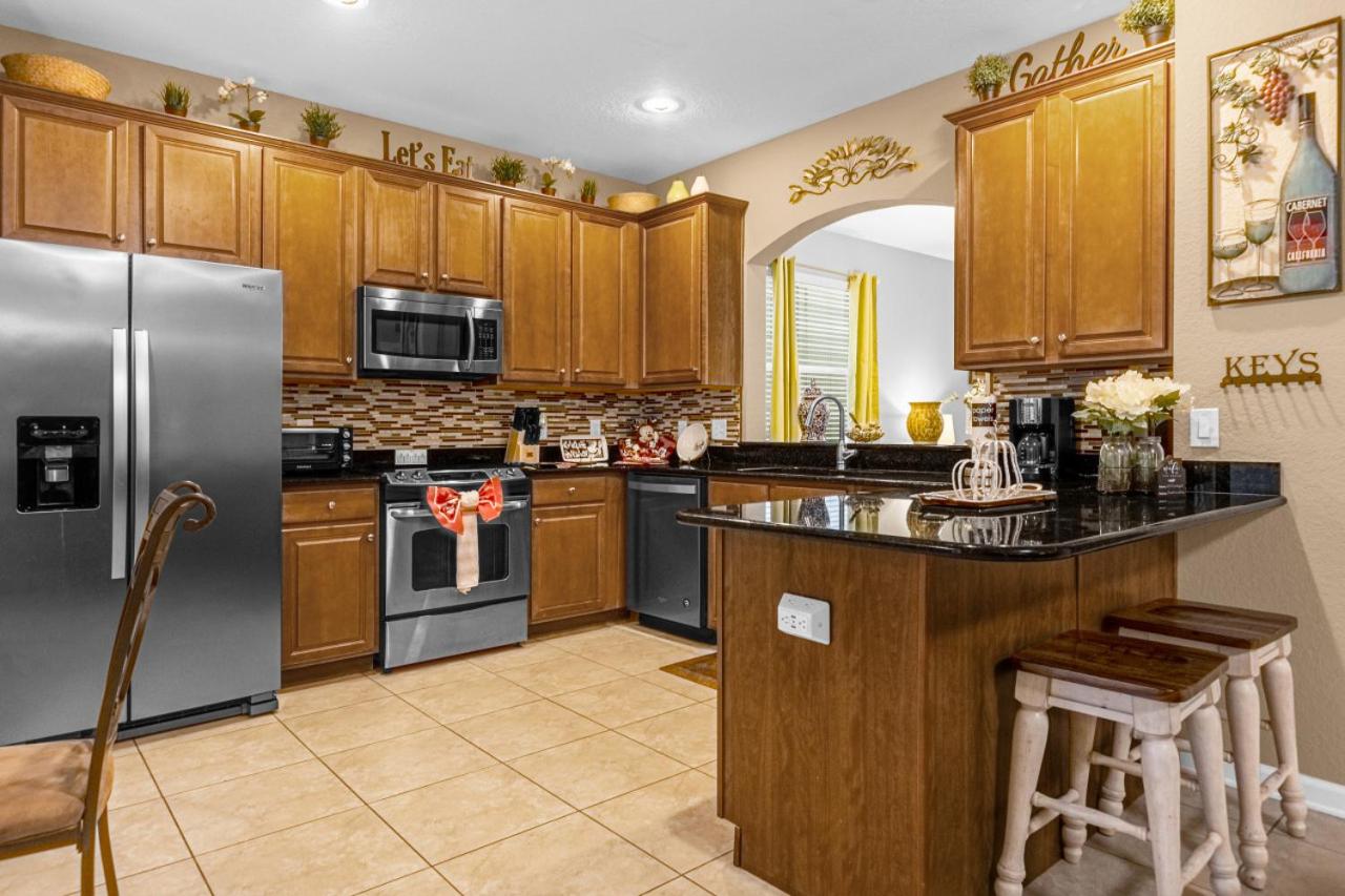 Windsor Hills Villa w pool near Disney