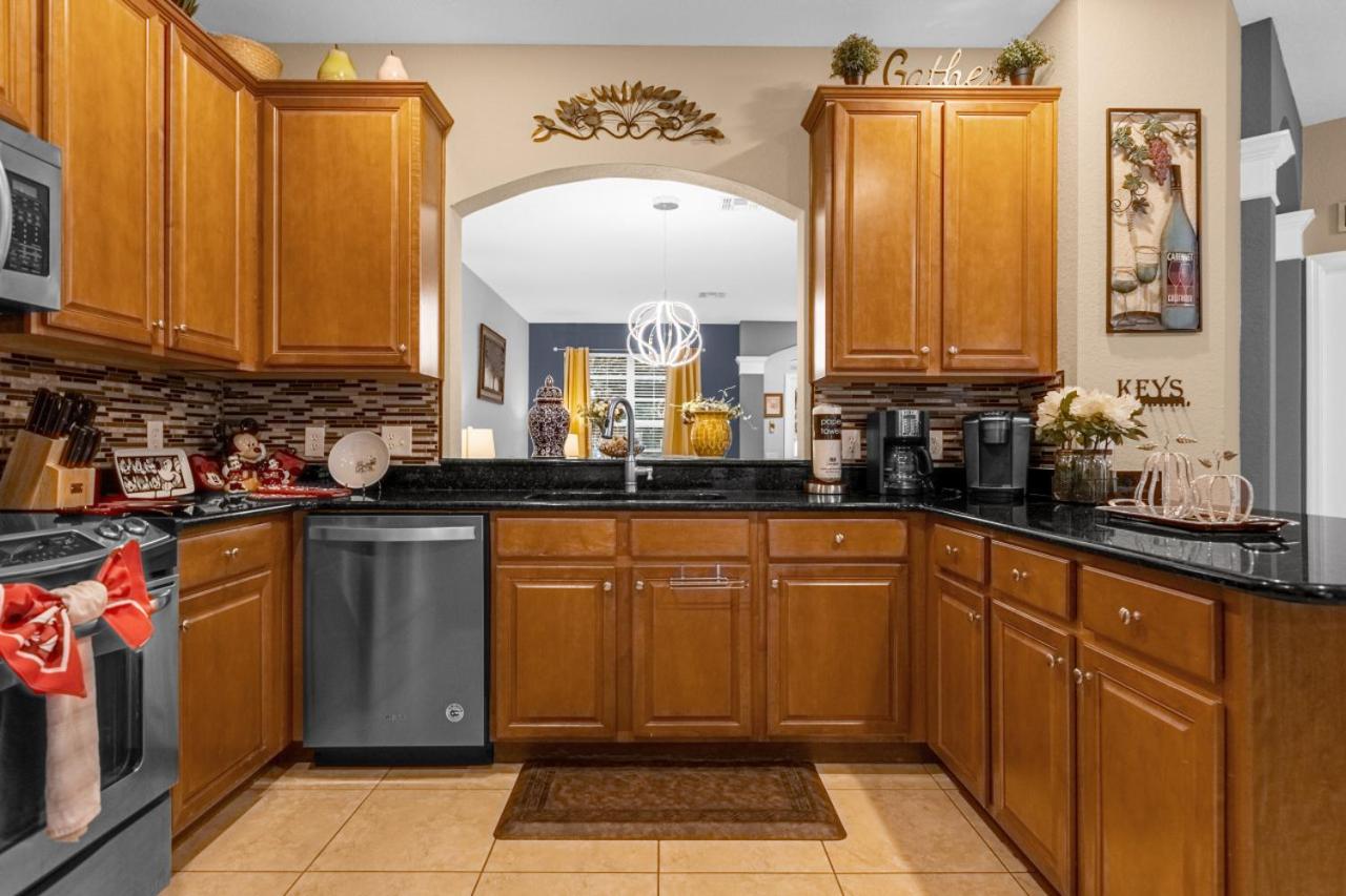 Windsor Hills Villa w pool near Disney