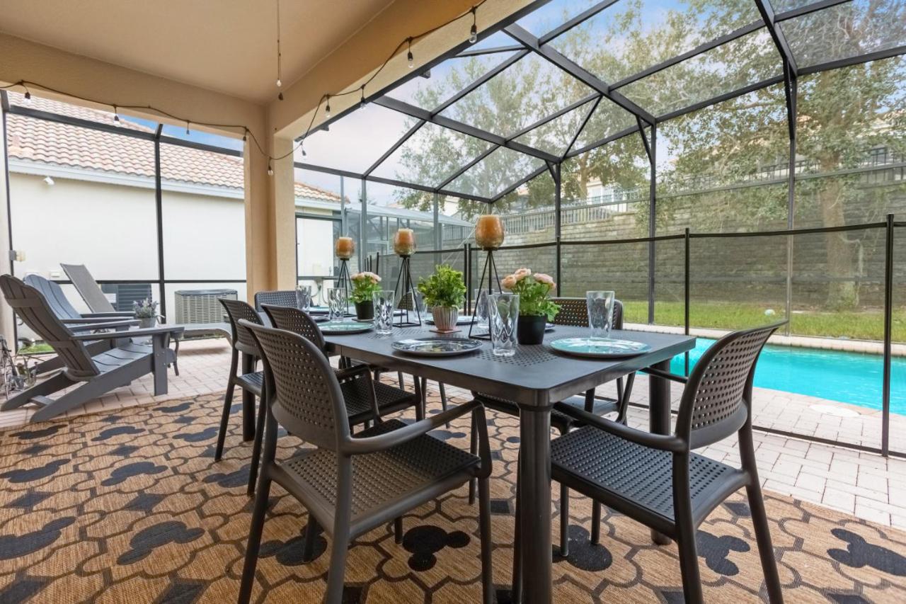 Windsor Hills Villa w pool near Disney