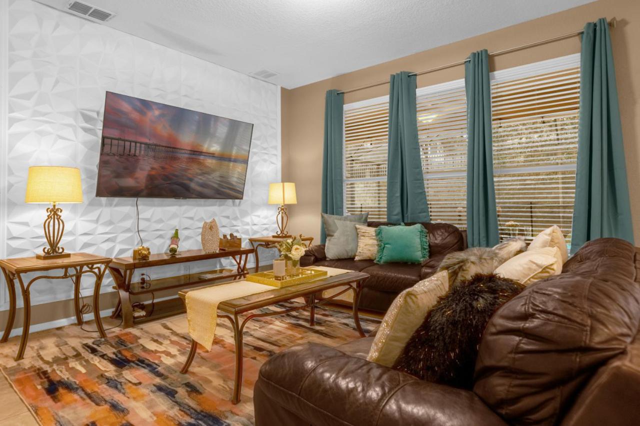 Windsor Hills Villa w pool near Disney