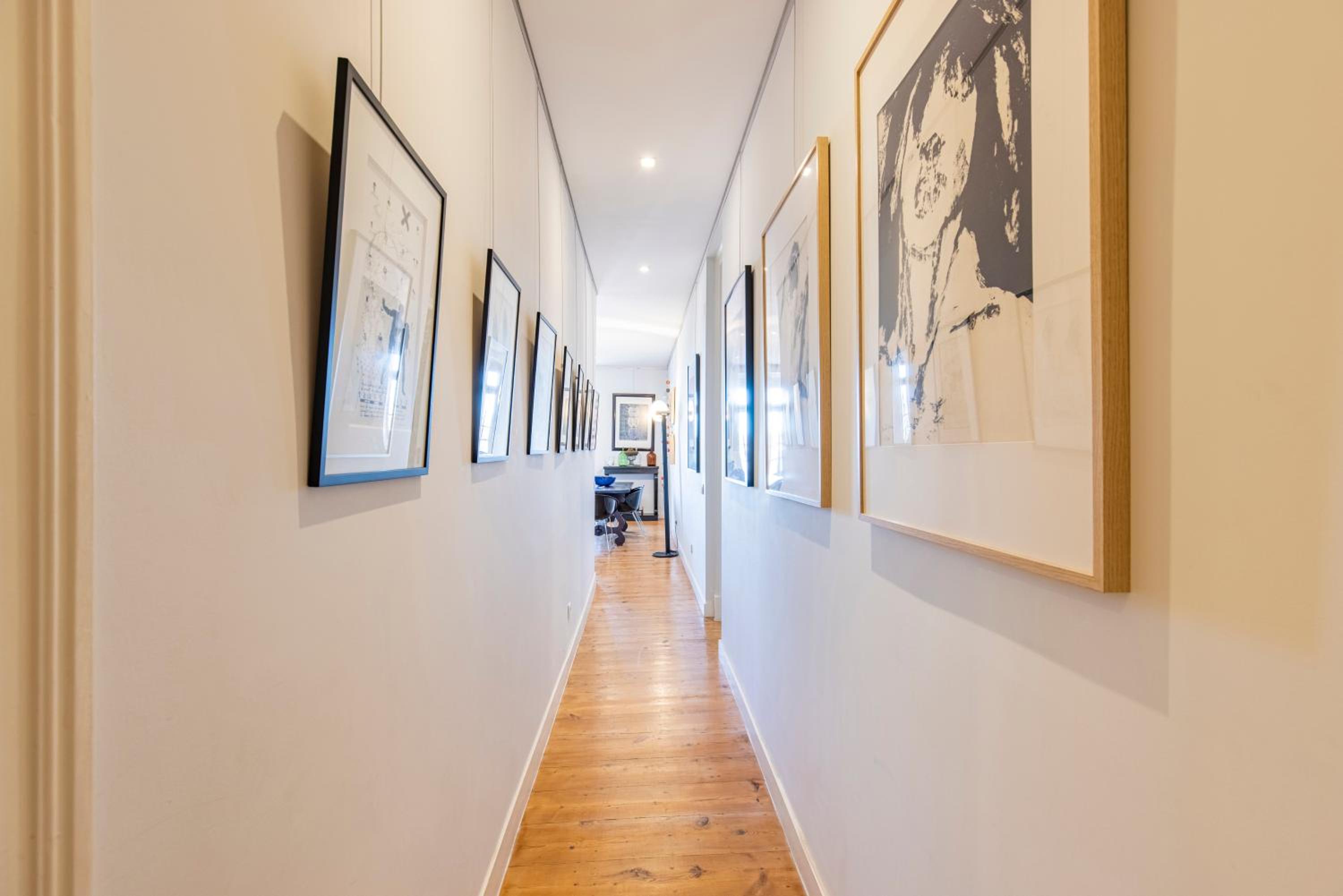 Castelo Design Aparment W/ Balcony & Super View by LovelyStay