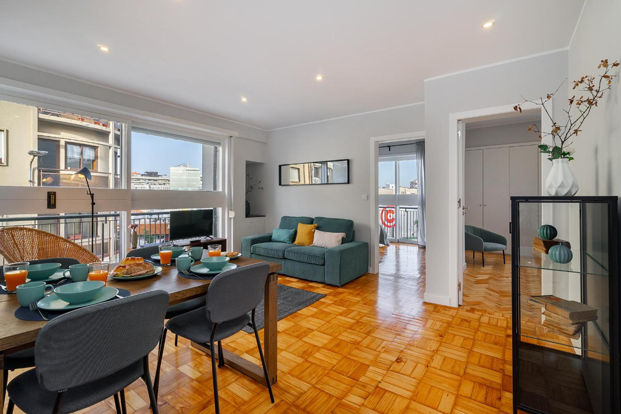 WHome FT169 Top Location 2-Bed Perfect to explore Porto view 4