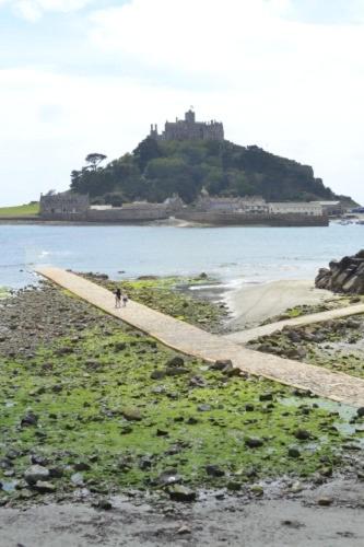 Luxury Home on Maenporth Estate Next to the Beach